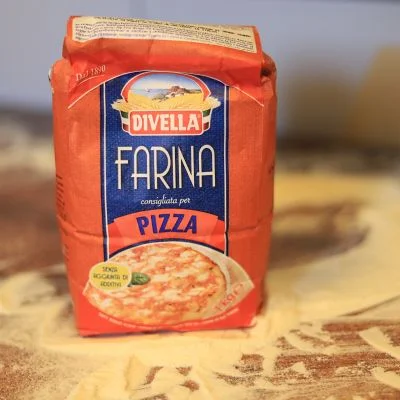 1 nebo 2 křupavé pizzy podle výběru z 8 druhů: možnost i rozvozu