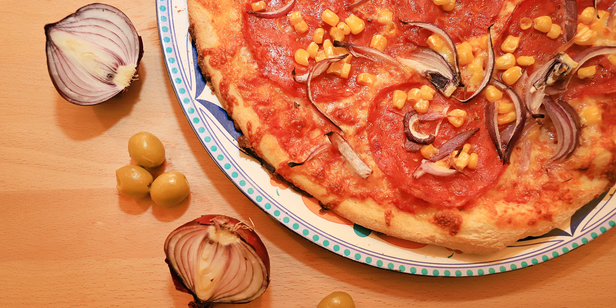 1 nebo 2 křupavé pizzy podle výběru z 8 druhů: možnost i rozvozu