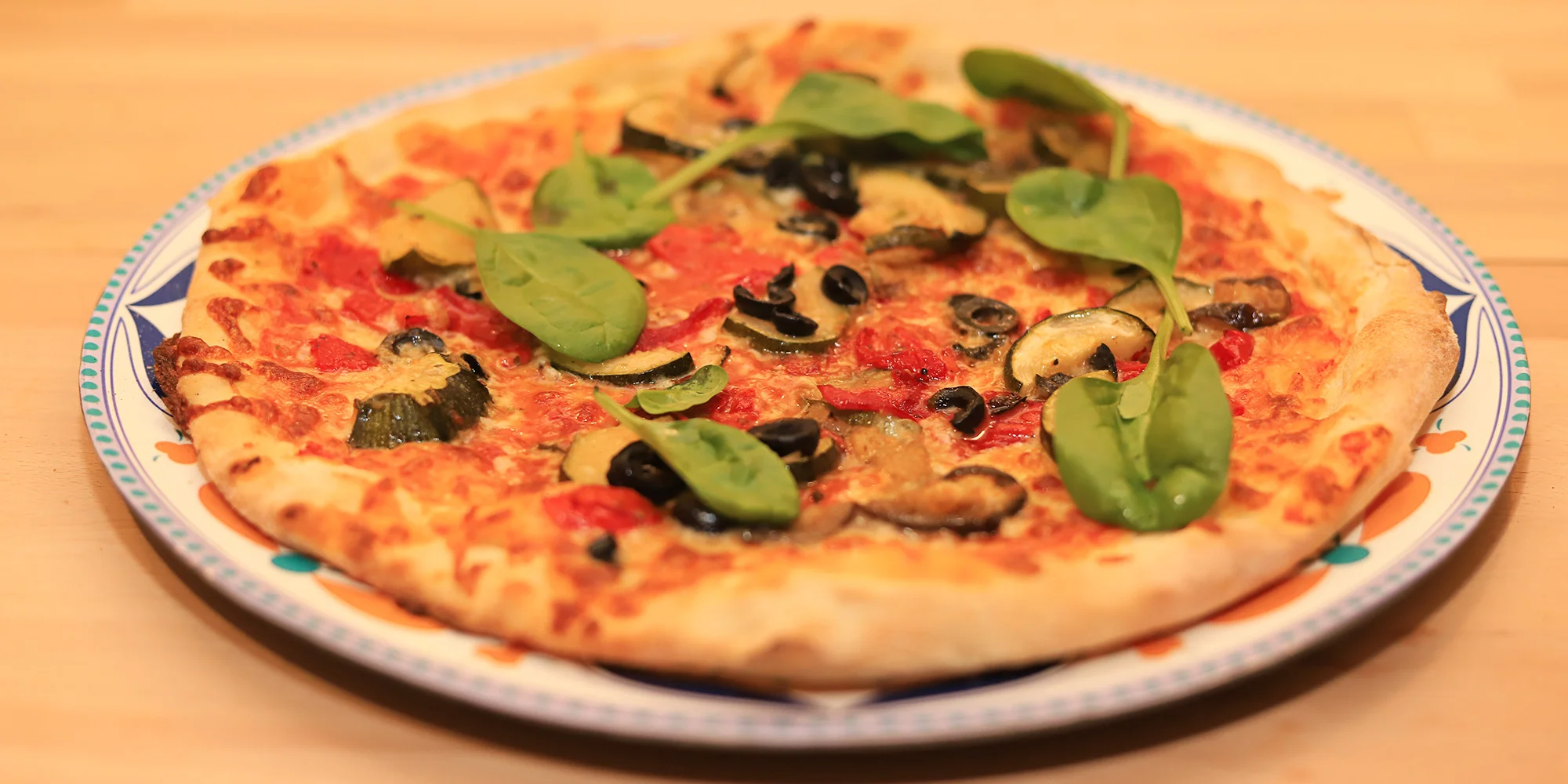 1 nebo 2 křupavé pizzy podle výběru z 8 druhů: možnost i rozvozu