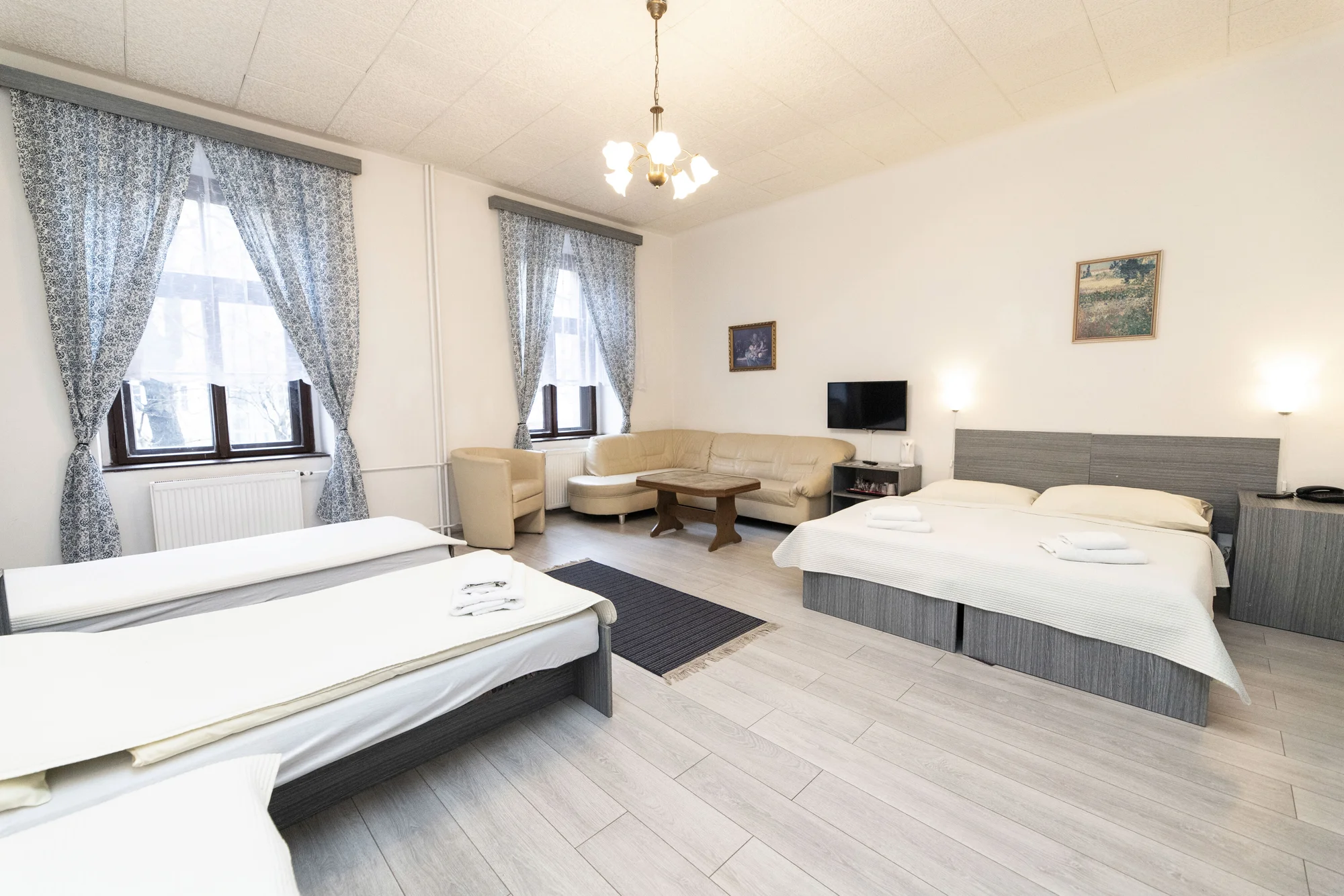Pohodová dovolená u Stromovky a Výstaviště: 1–7 nocí v rodinném hotelu s bohatými snídaněmi