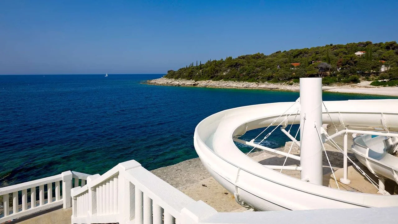 4* apartmánový resort v letovisku Pula: ubytování až pro 4 osoby, 200 m od pláže, s bazény a tobogánem, možnost snídaní