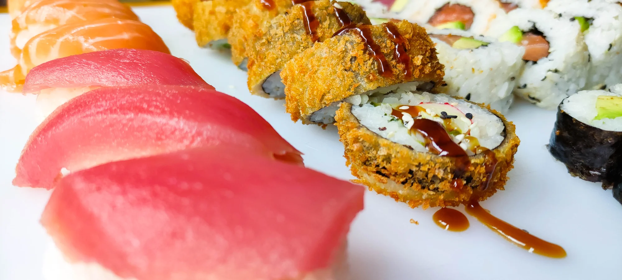 Sushi z restaurace VieThai na Stodolní: 50 nebo 108 rolek se zeleninou i rybami