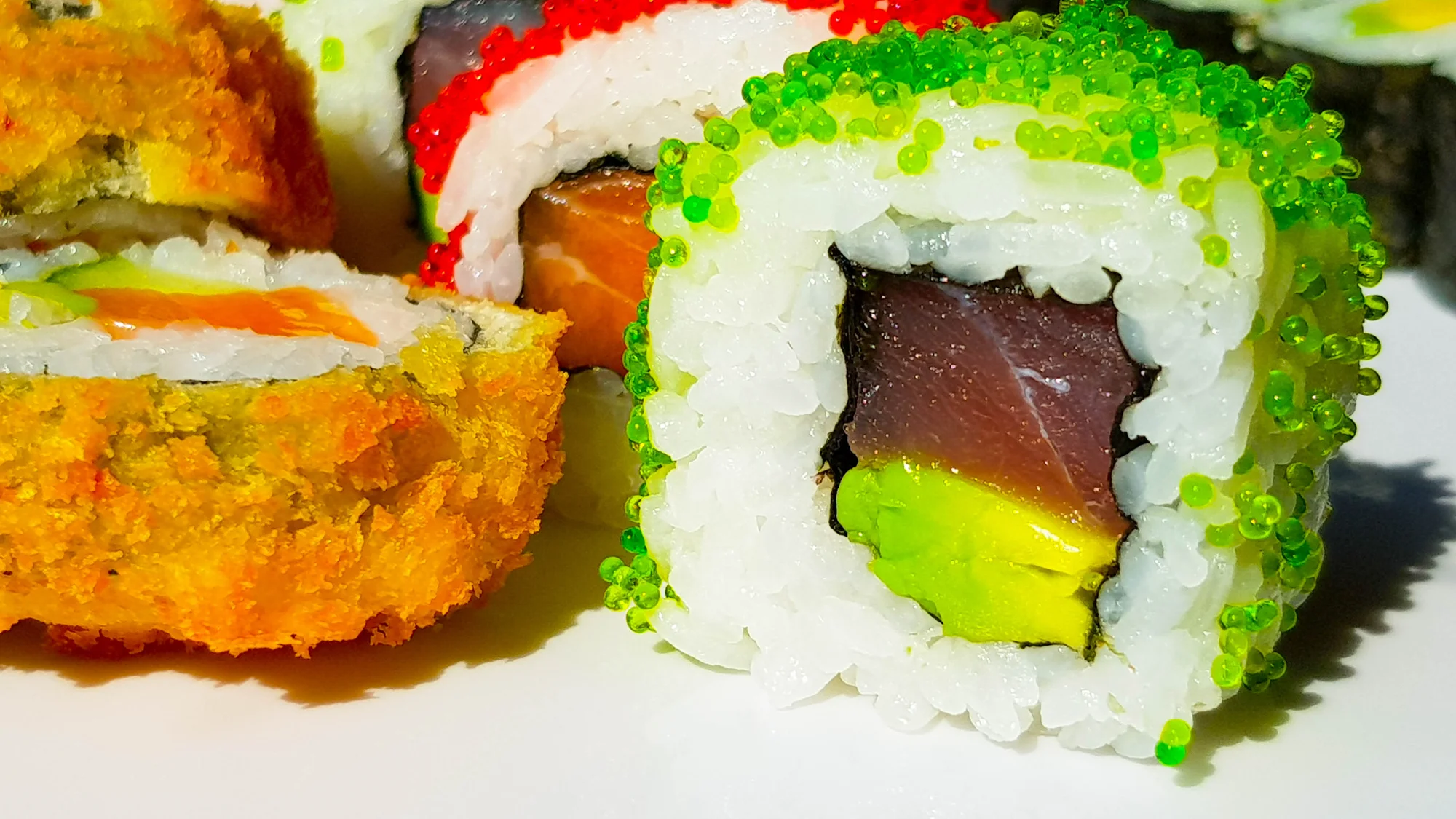Set 46 či 101 ks sushi ze Stodolní: losos, tuňák, avokádo i rolky v tempuře