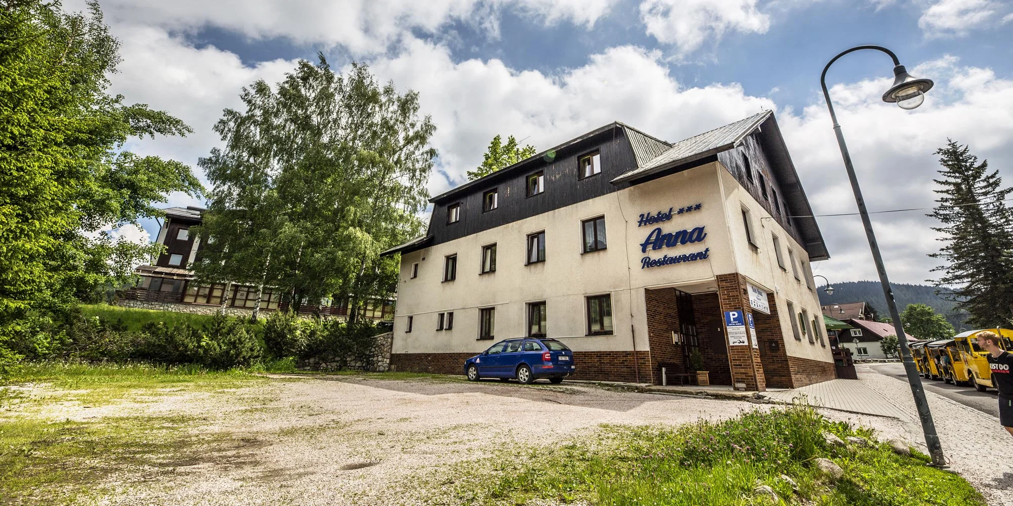 Pobyt v hotelu v centru Harrachova: 3–15 dní s polopenzí vč. letních prázdnin