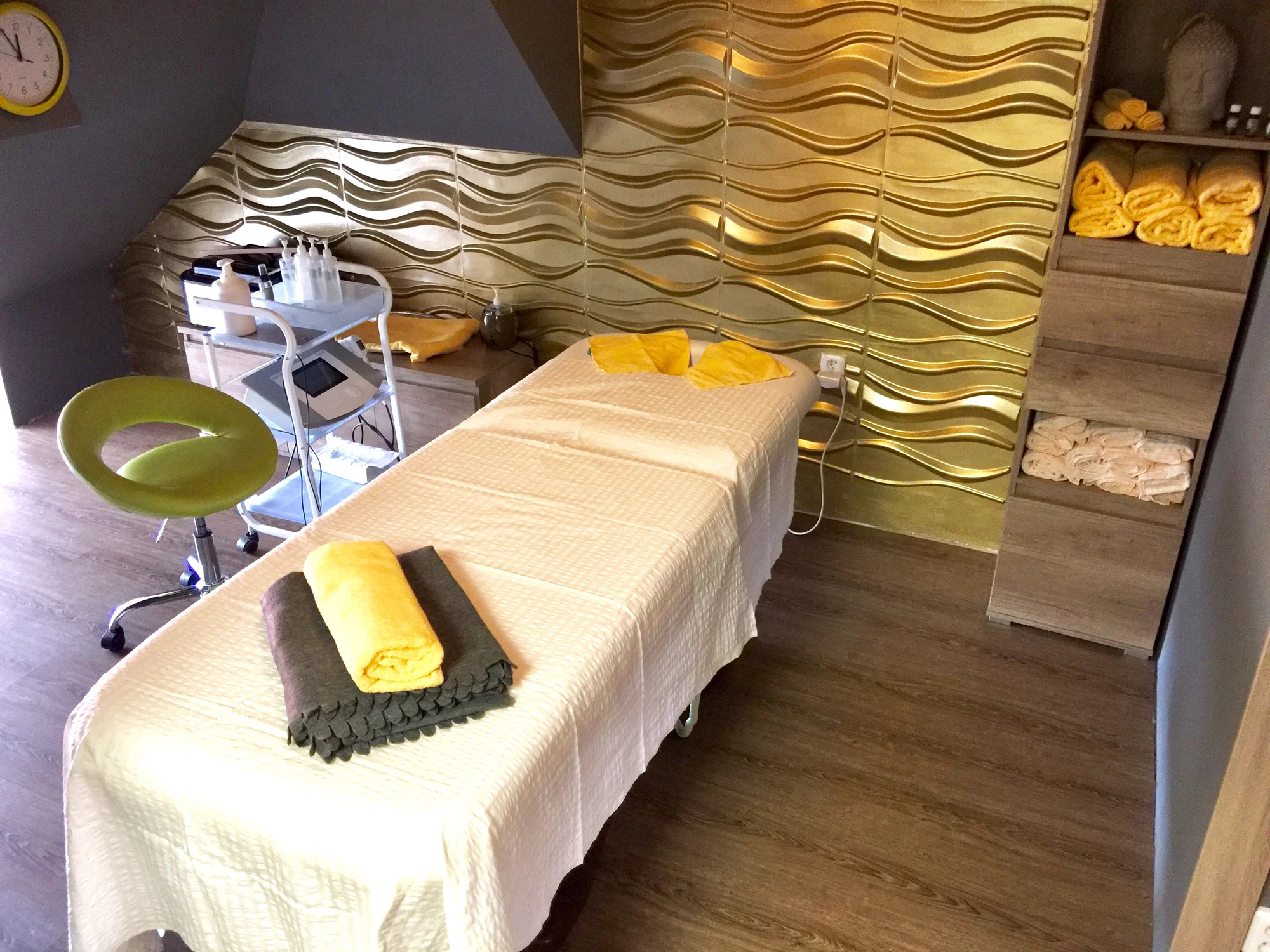 Pobyt v butikovém hotelu kousek od parku a léčivých pramenů: snídaně, bazén i privátní wellness