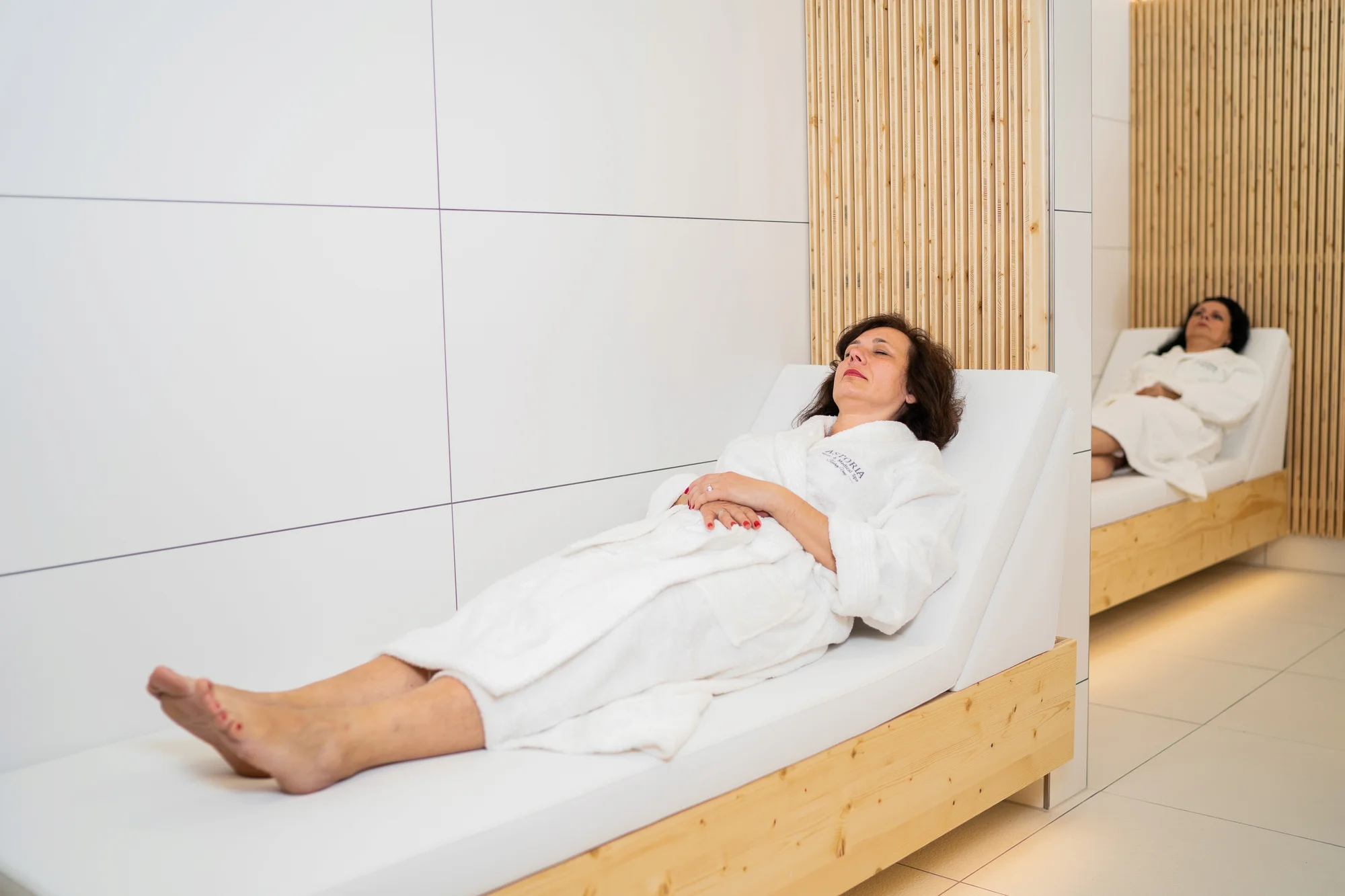 Relaxace v Karlových Varech: hotel přímo u kolonády, nové wellness centrum, procedury a polopenze