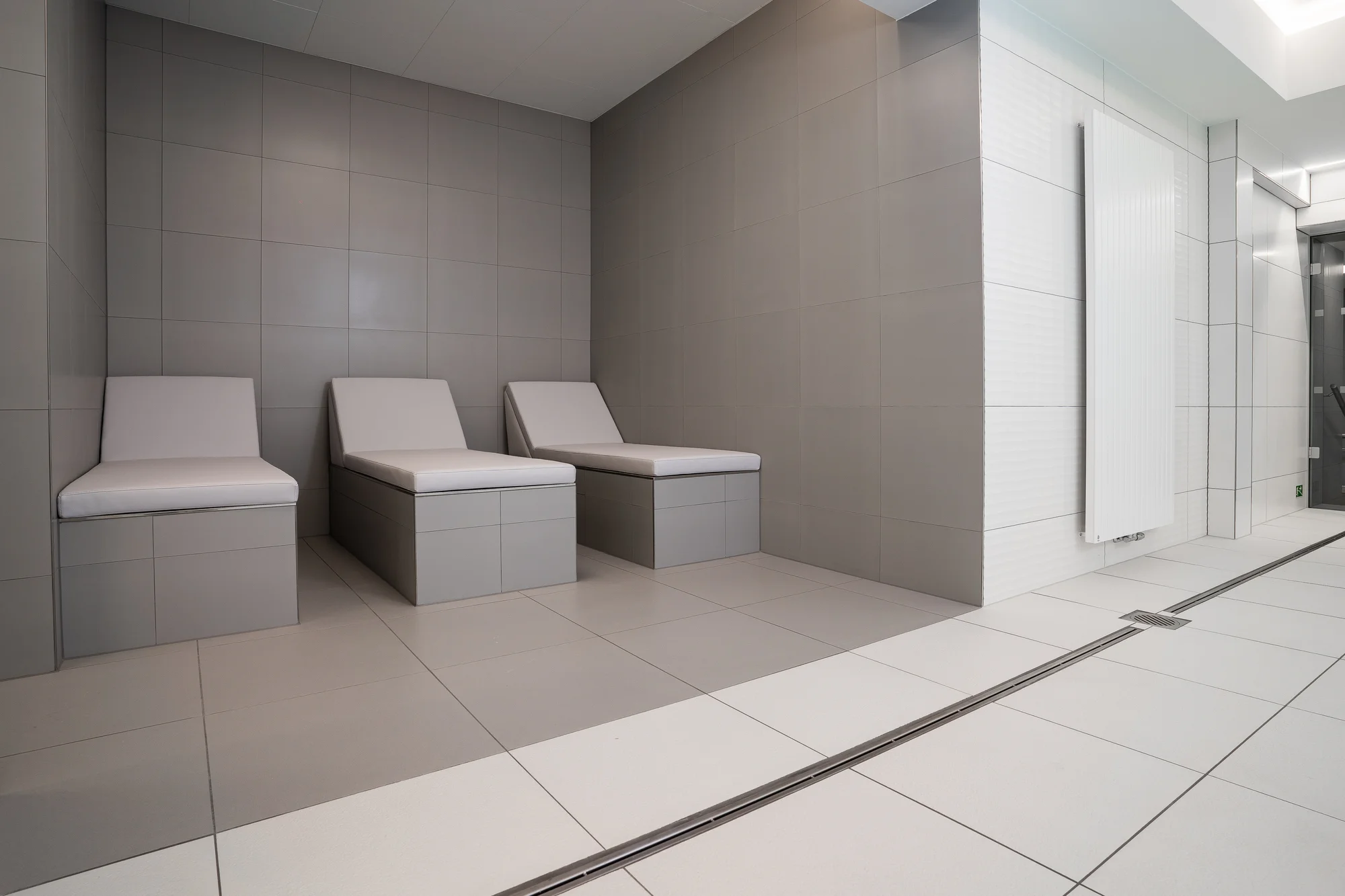 Relaxace v Karlových Varech: hotel přímo u kolonády, nové wellness centrum, procedury a polopenze