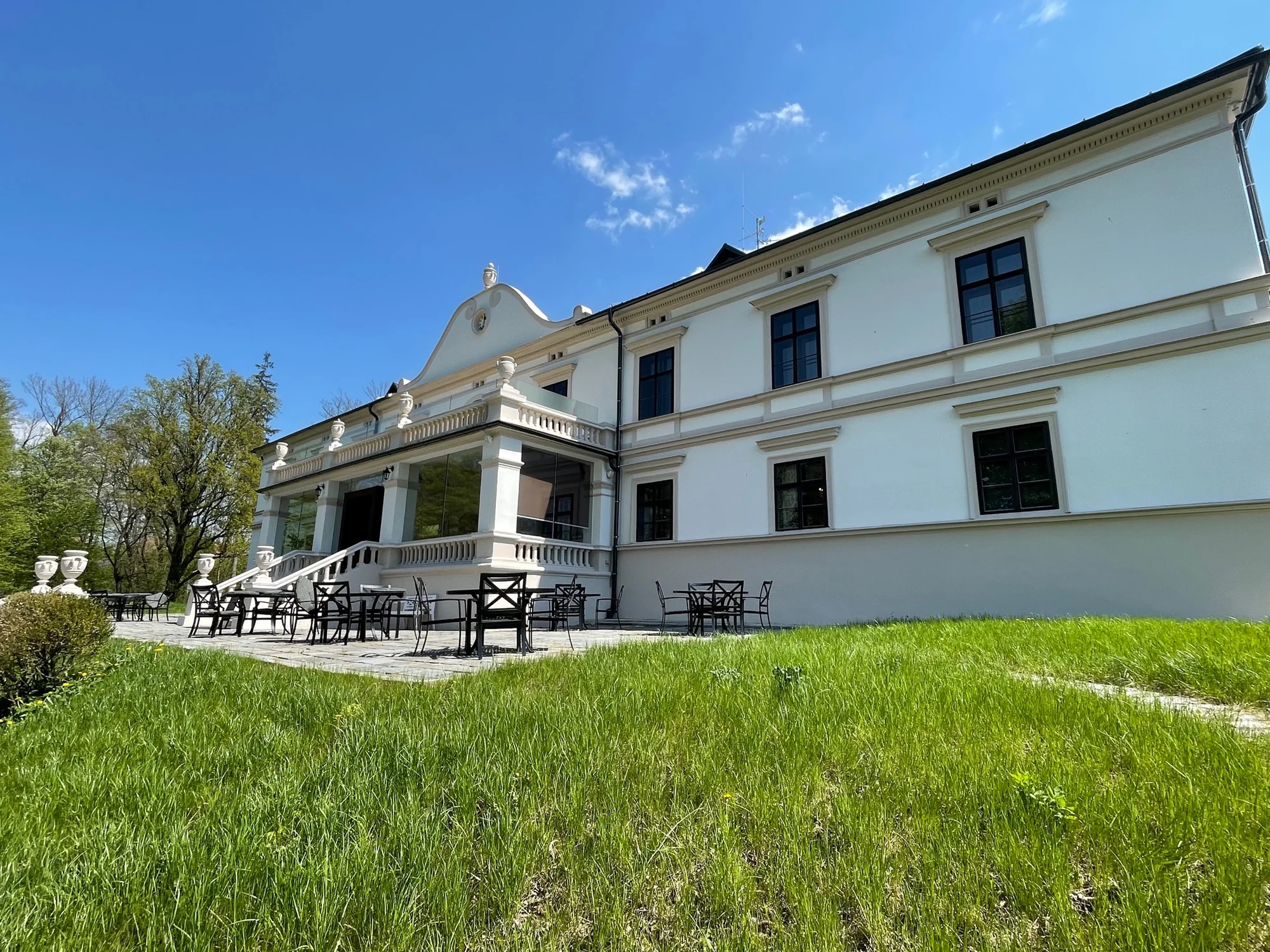 Pobyt na Zámku Wichterle se snídaní či polopenzí i wellness, pivní koupelí či masáží