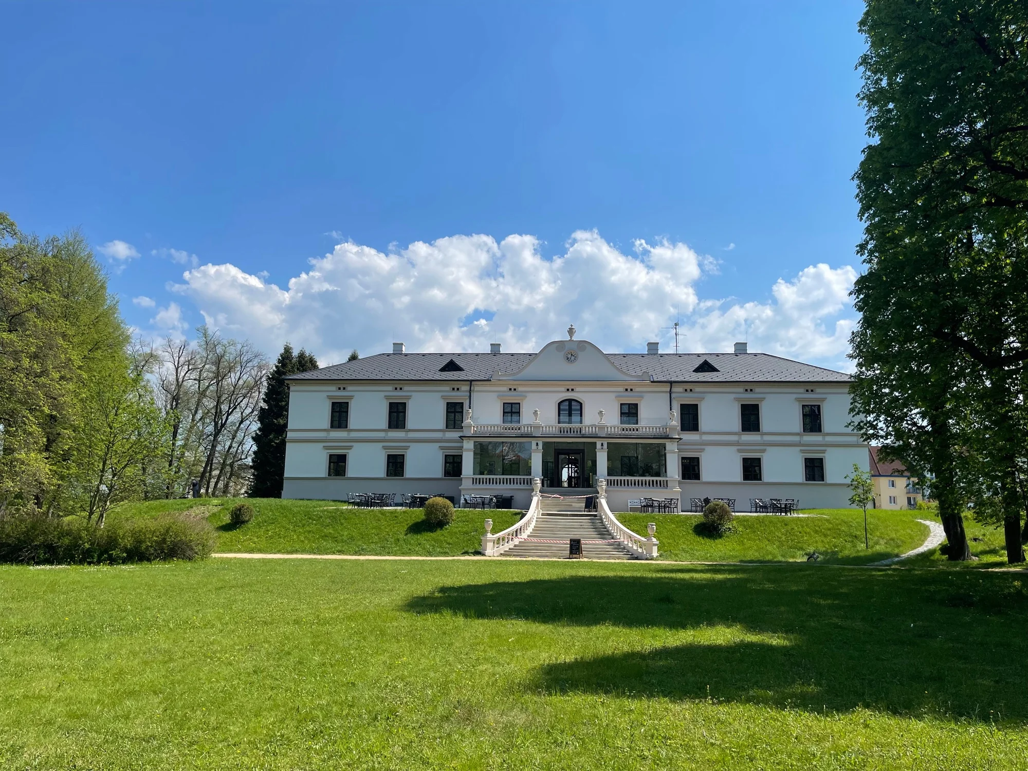 Pobyt na Zámku Wichterle se snídaní či polopenzí i wellness, pivní koupelí či masáží