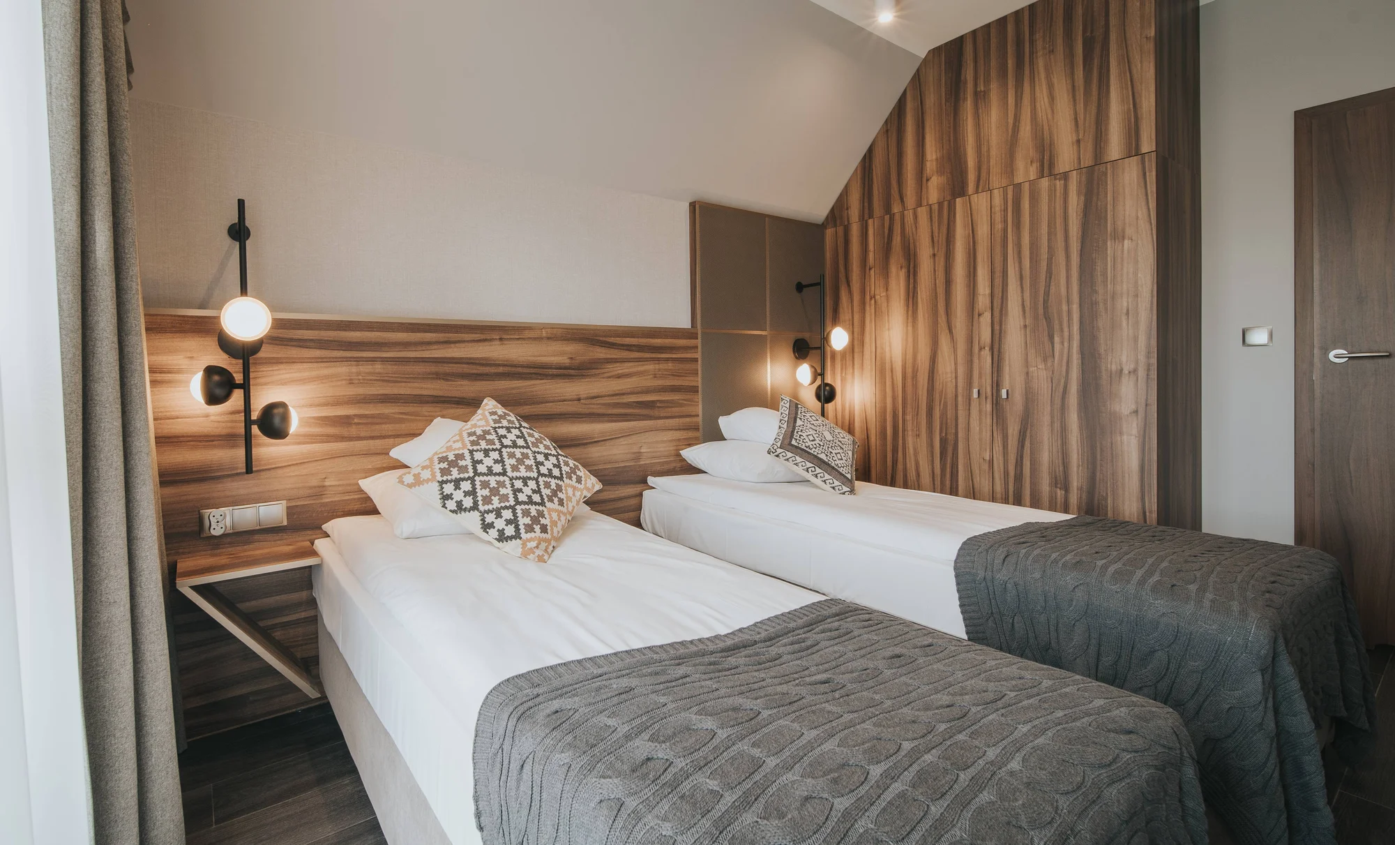 Pobyt v polských Krkonoších: apartmány u jezera Sosnówka, snídaně či polopenze a wellness