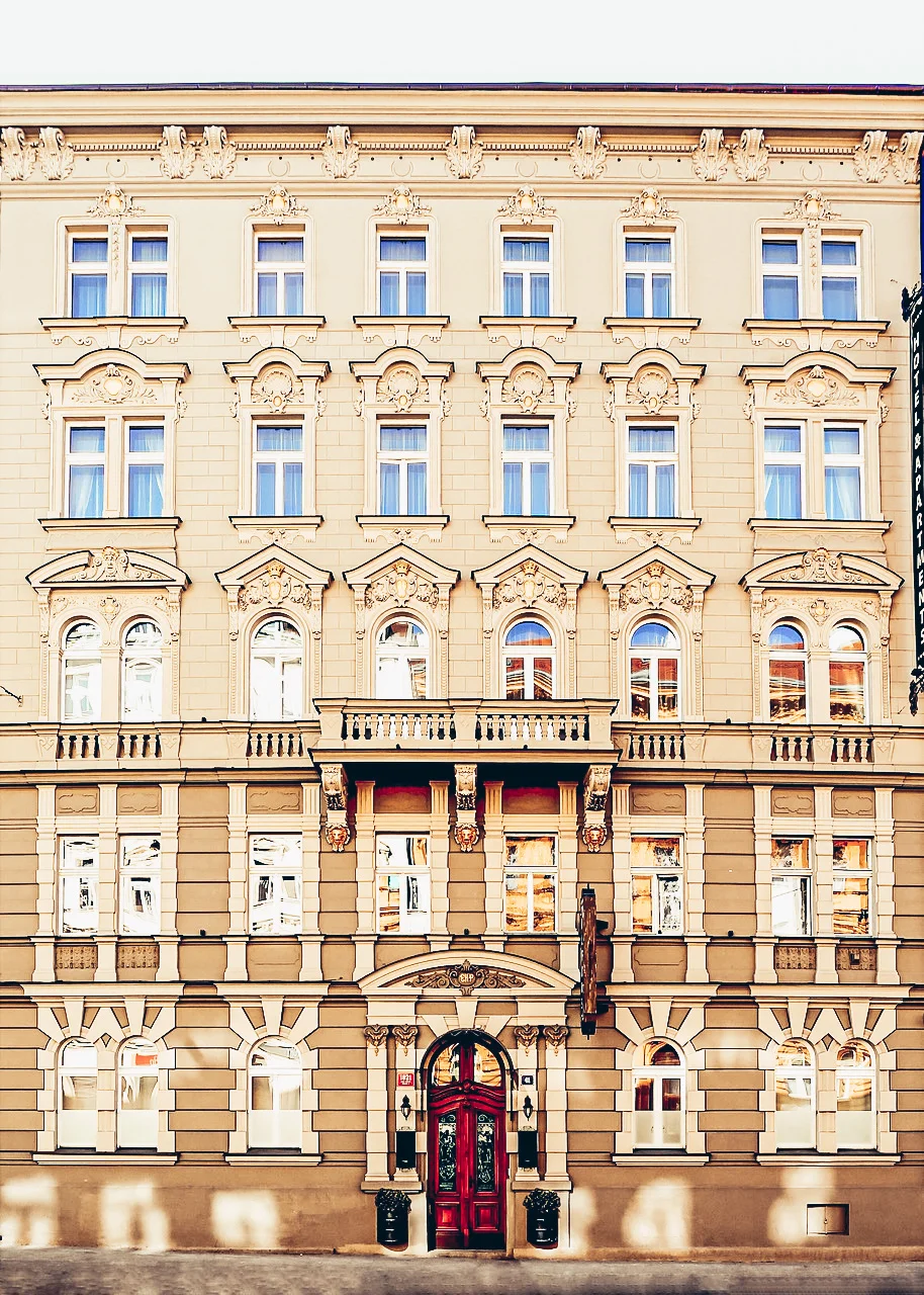 S láskou do Prahy: 4* hotel v centru, snídaně, romantický večer na lodi