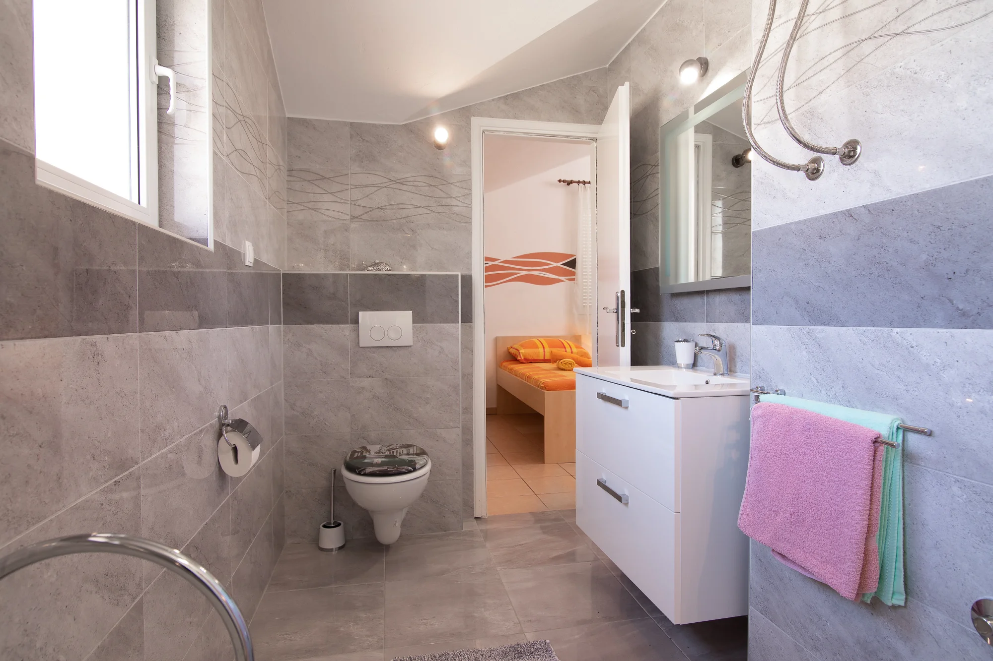 Dovolená v Chorvatsku: apartmány s klimatizací až pro 5 osob, na pláž 400 m, venkovní bazén