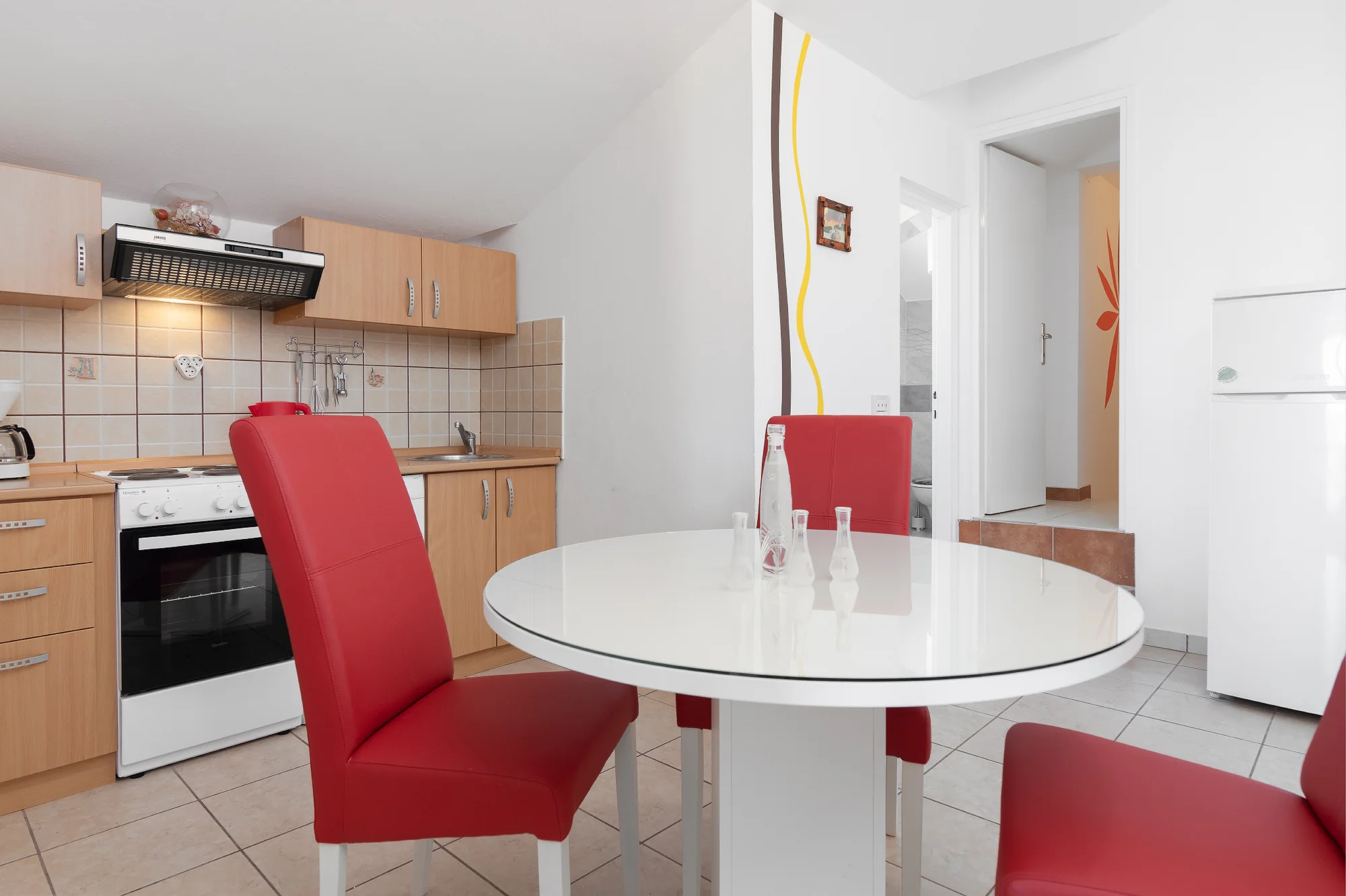 Dovolená v Chorvatsku: apartmány s klimatizací až pro 5 osob, na pláž 400 m, venkovní bazén