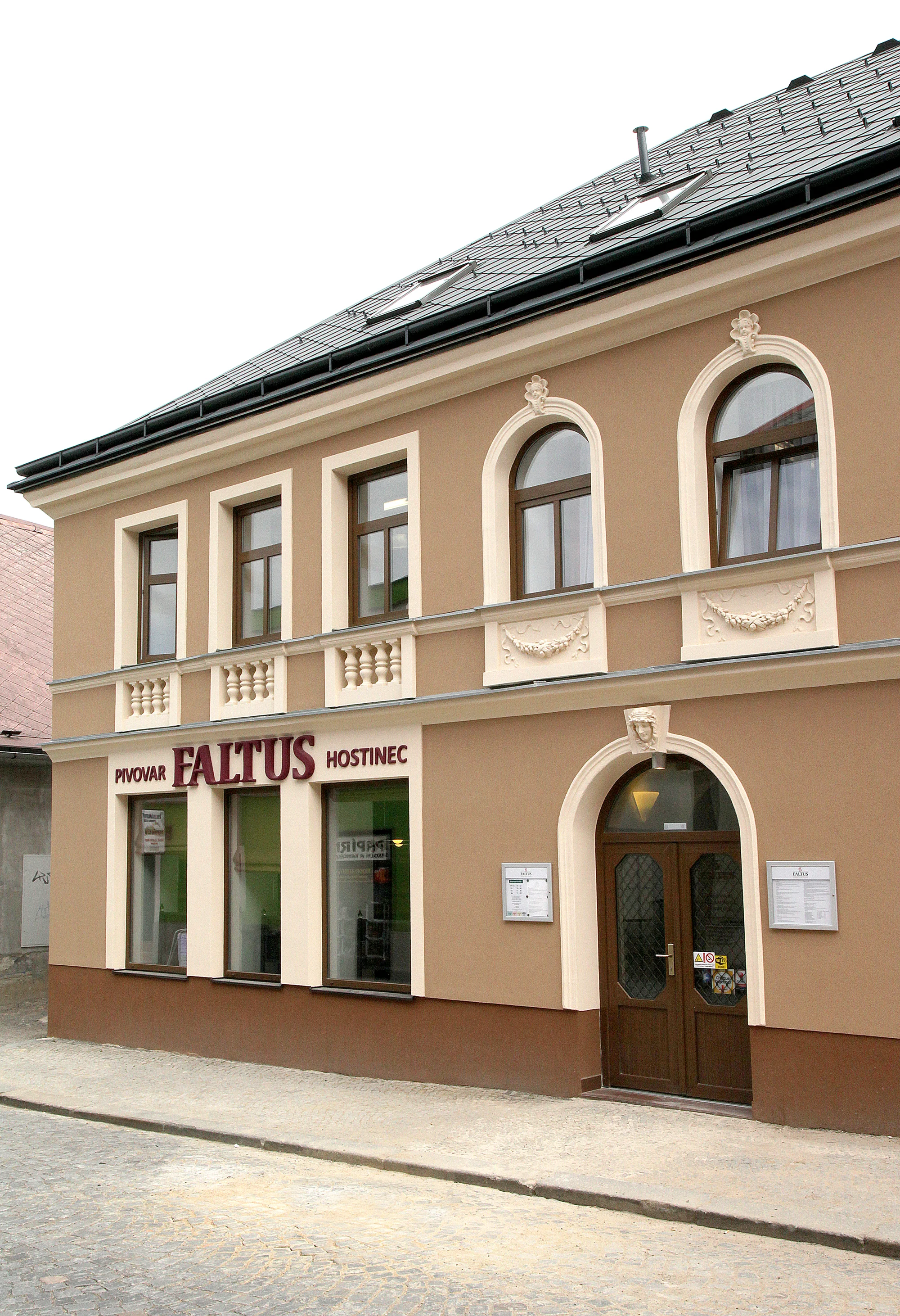 Prohlídka minipivovaru Faltus: výklad, ochutnávka i dárek pro 1 nebo 2 osoby