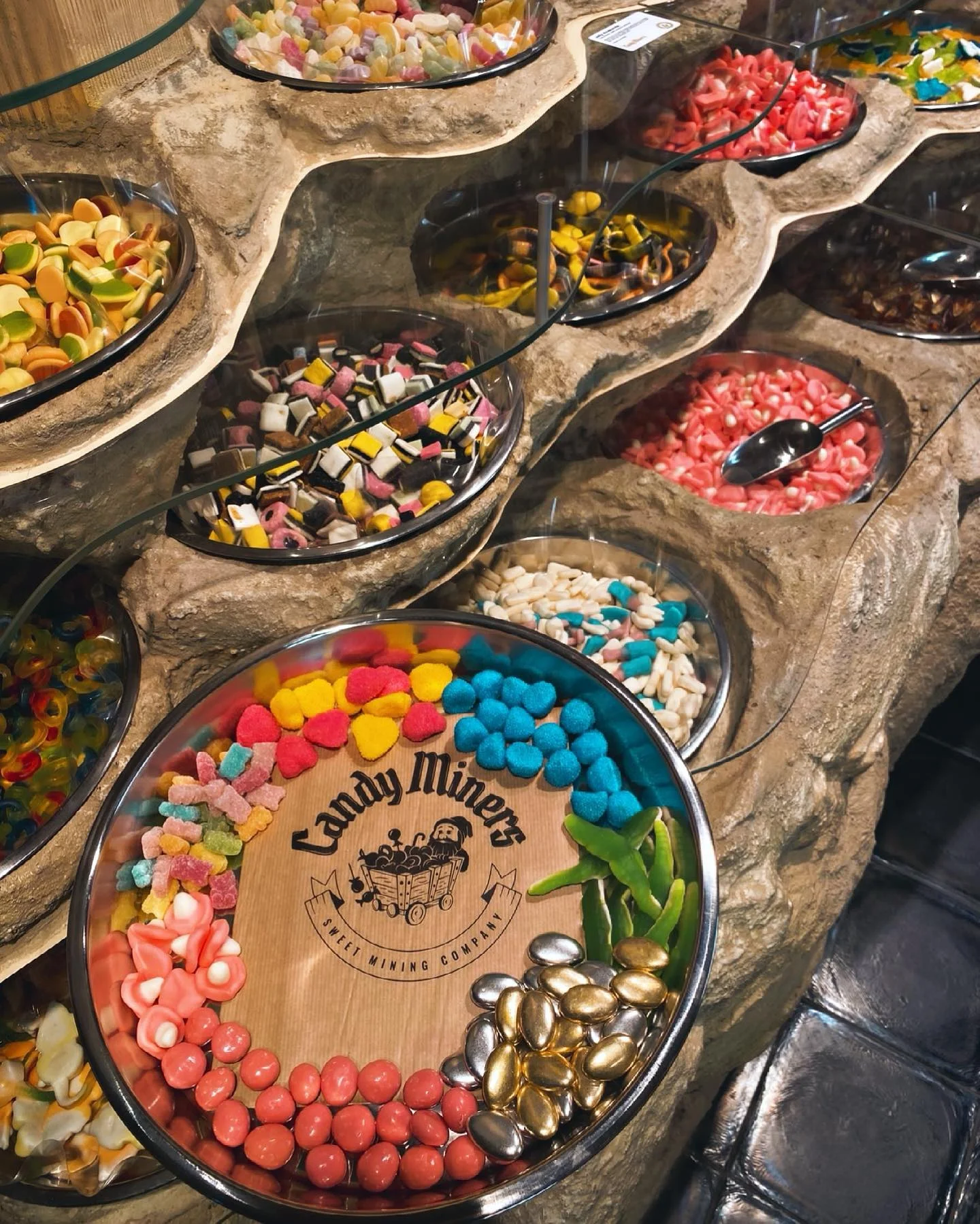 500 či 1000 g sladkostí dle výběru v Candy miners: bonbony, oříšky, ovoce a další sladkosti