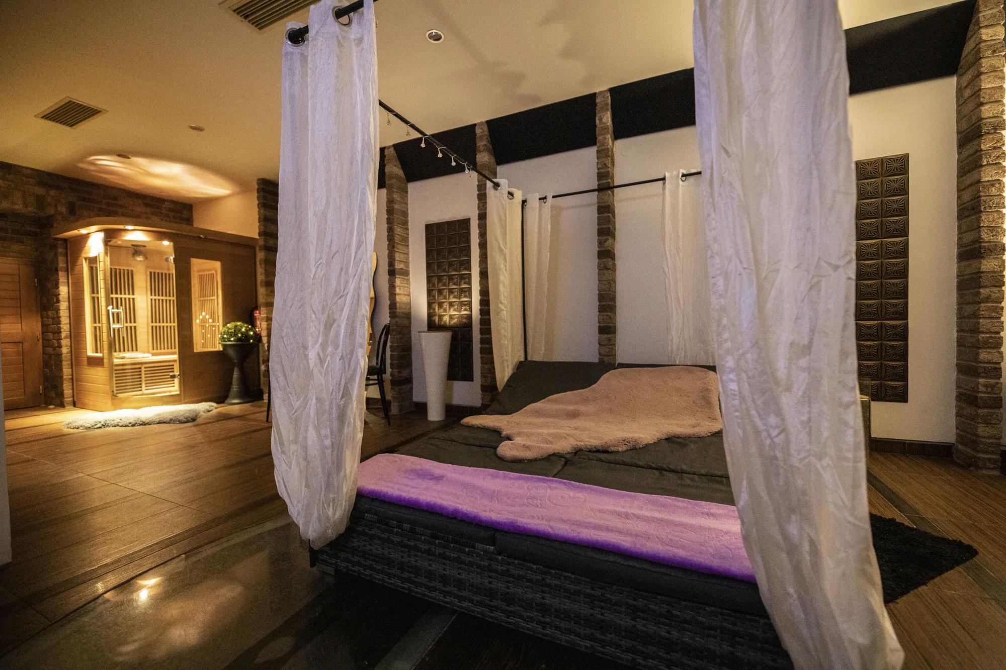 Privátní wellness pro dva: 60 až 120 minut relaxu, vířivka a infrasauna