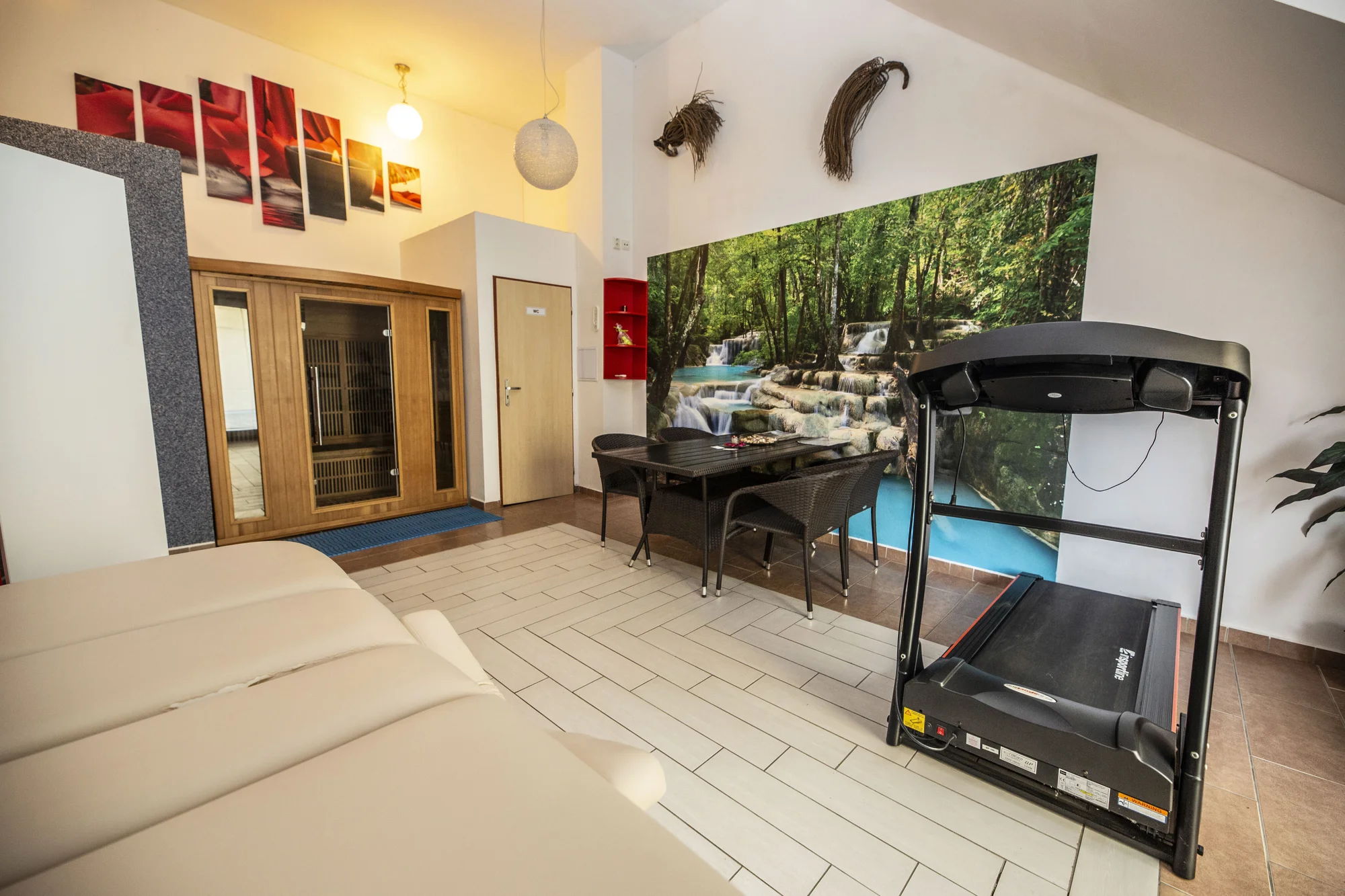 Jižní Morava plná výletů a relaxace: penzion s vyhlášenou kuchyní a privátním wellness včetně bazénu