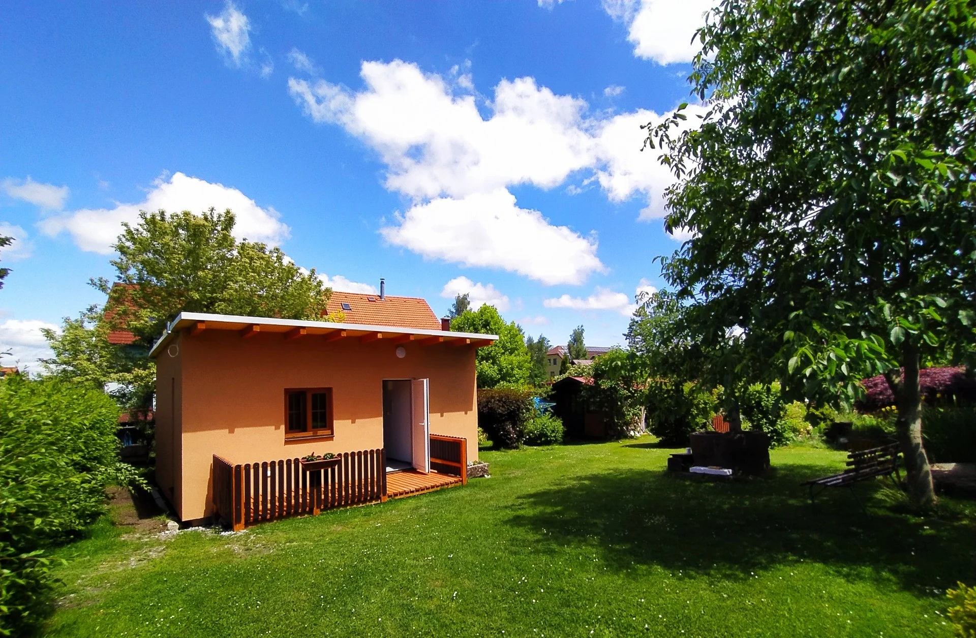Pohoda přímo u Lipna: pokoj či apartmán v penzionu, snídaně nebo polopenze