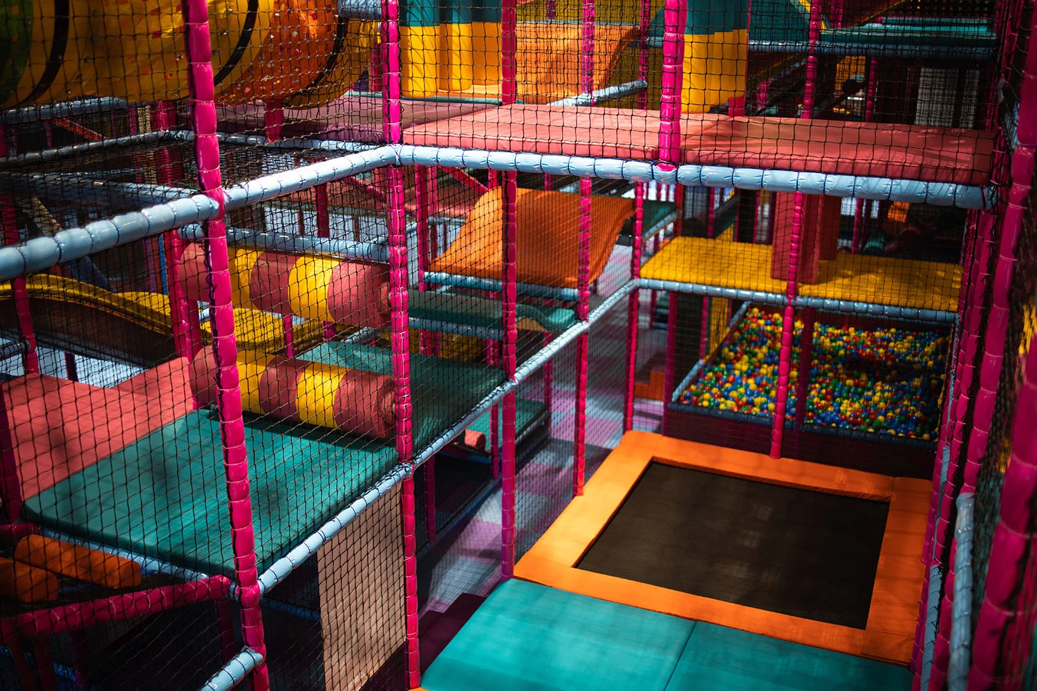 Vstup do dětského Cirkus Parku o rozloze 3000 m²: nejmodernější atrakce ve střední Evropě