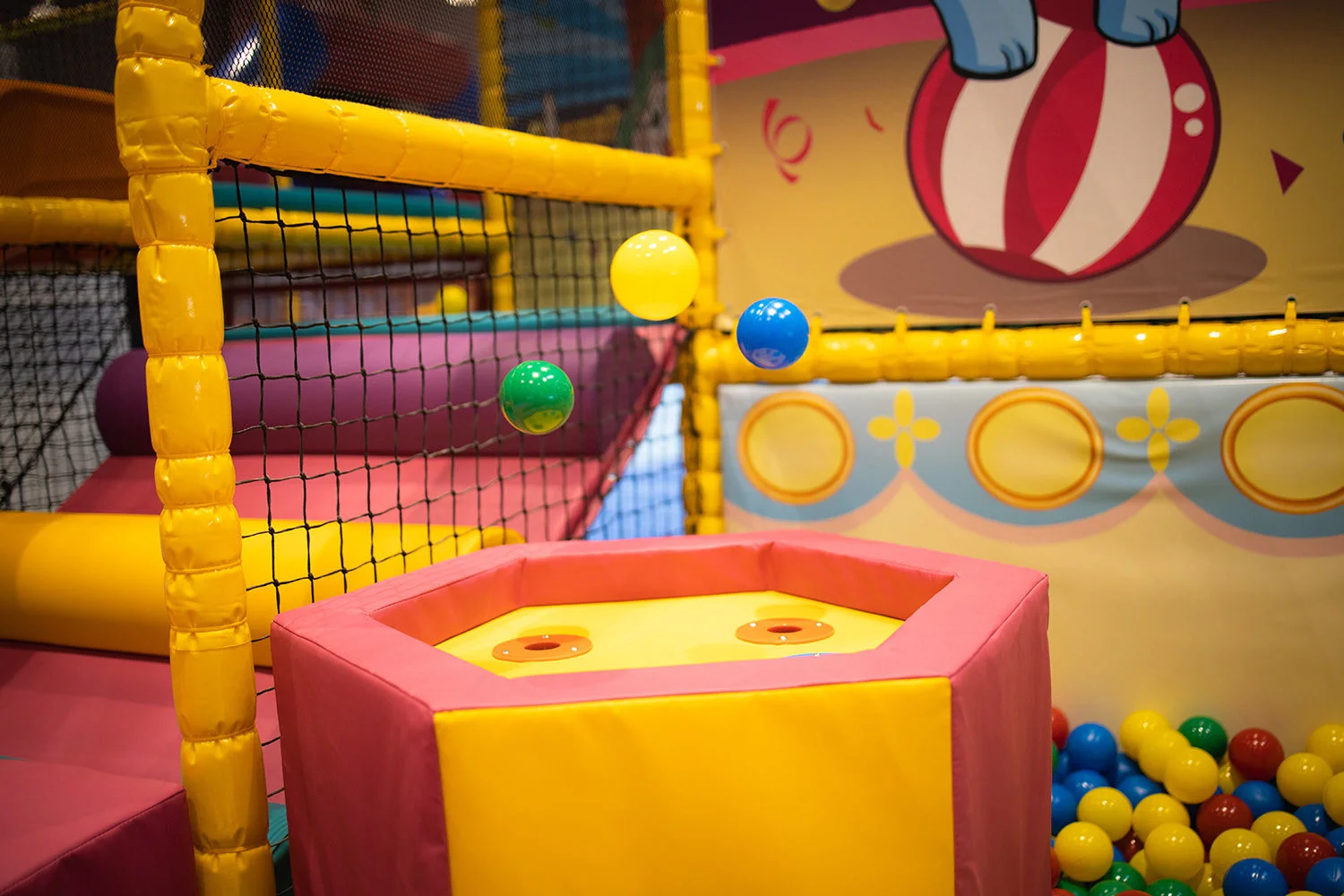 Vstup do dětského Cirkus Parku o rozloze 3000 m²: nejmodernější atrakce ve střední Evropě