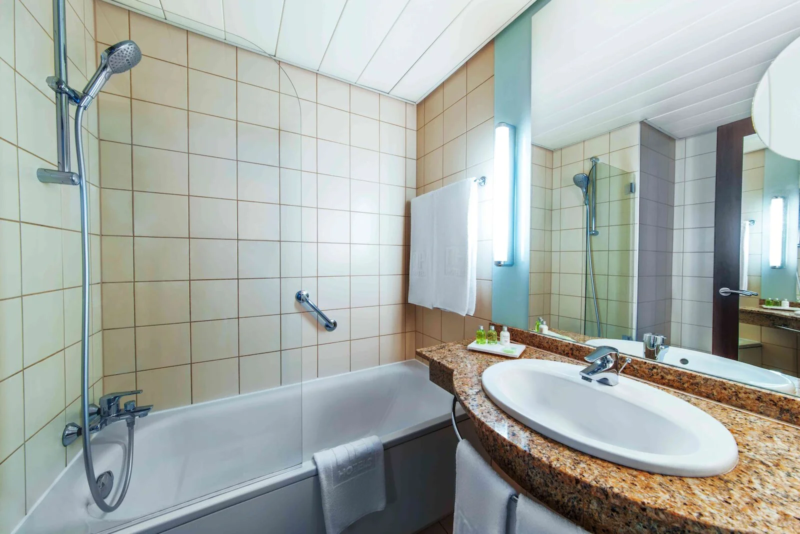 Pěkný 4* hotel přímo v centru Budapešti: snídaně a neomezený vstup do sauny