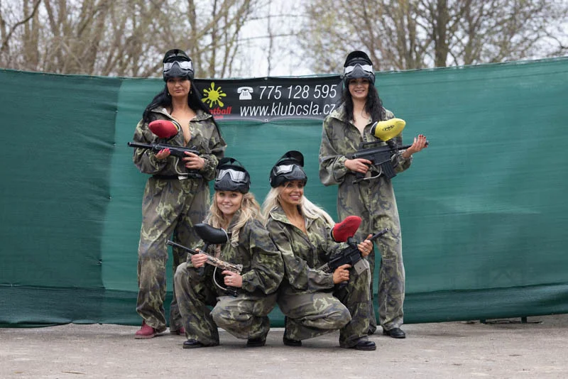 Zažijte adrenalin: 4 hod. paintballu na tankodromu v Kroměříži až pro 12 hráčů