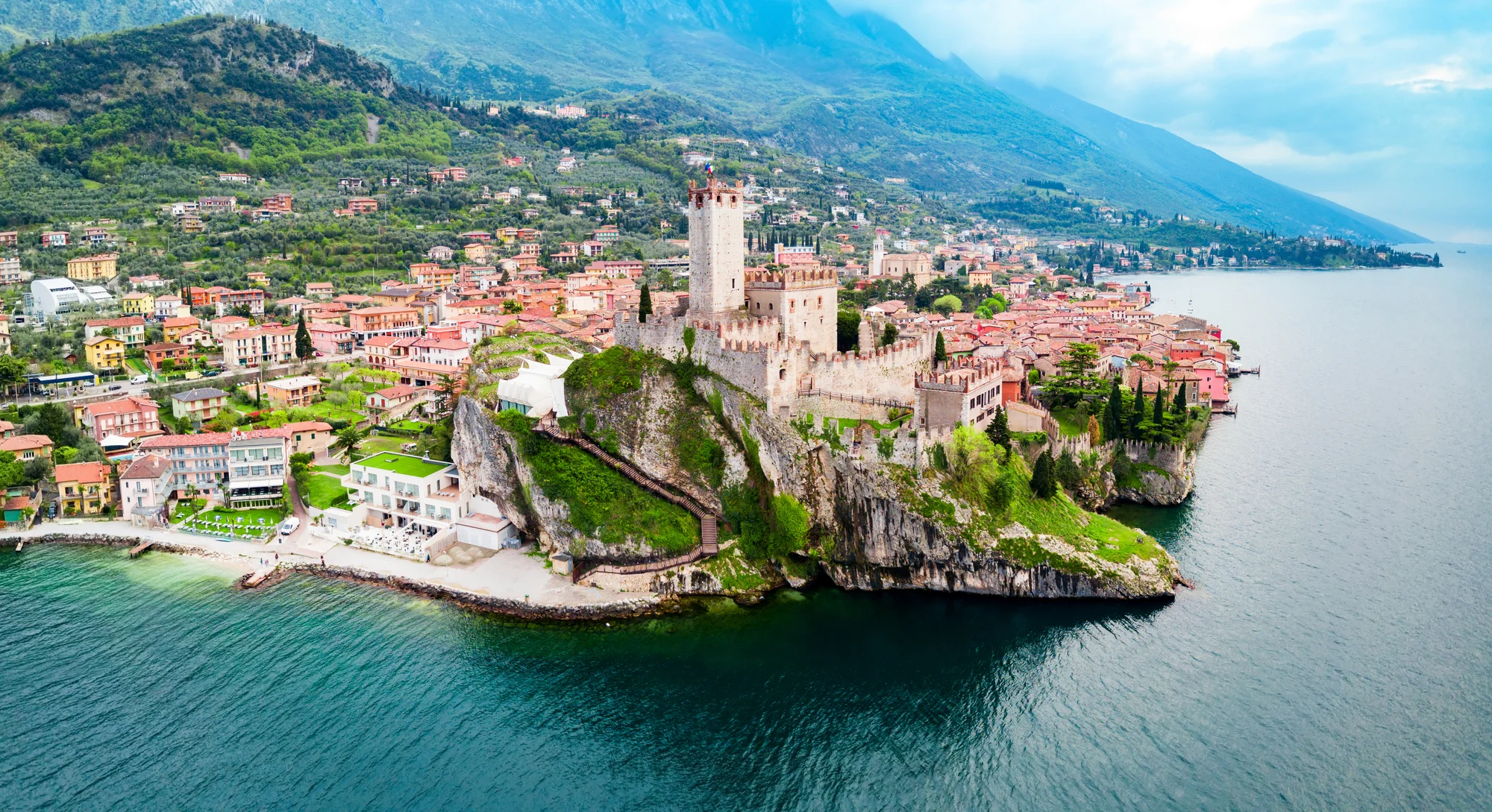 Třídenní výlet autobusem k italskému jezeru Lago di Garda vč. koupání a prohlídky památek
