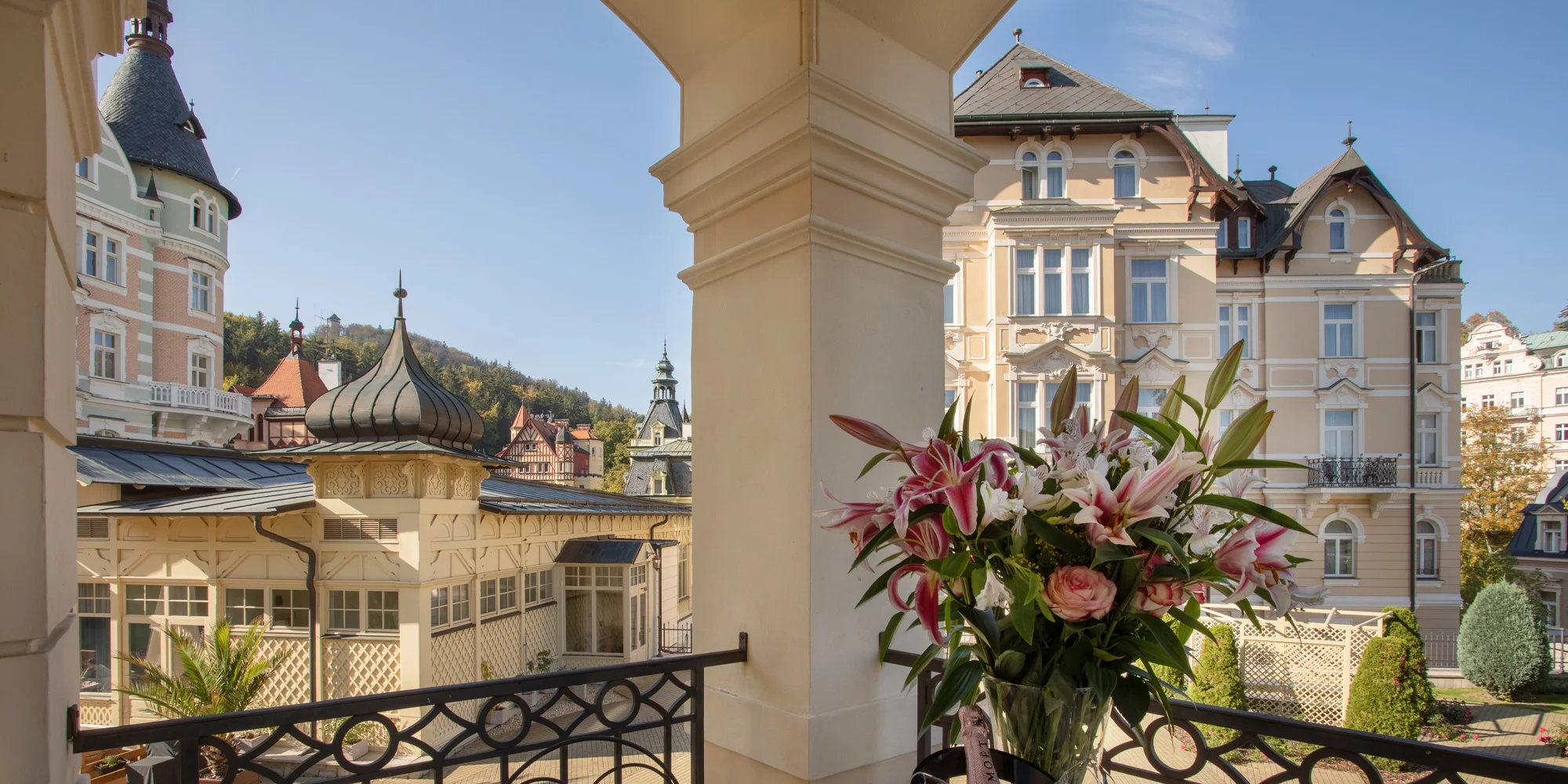 Pobyt v luxusním 5* hotelu v Karlových Varech: neomezený wellness i masáže a koupele
