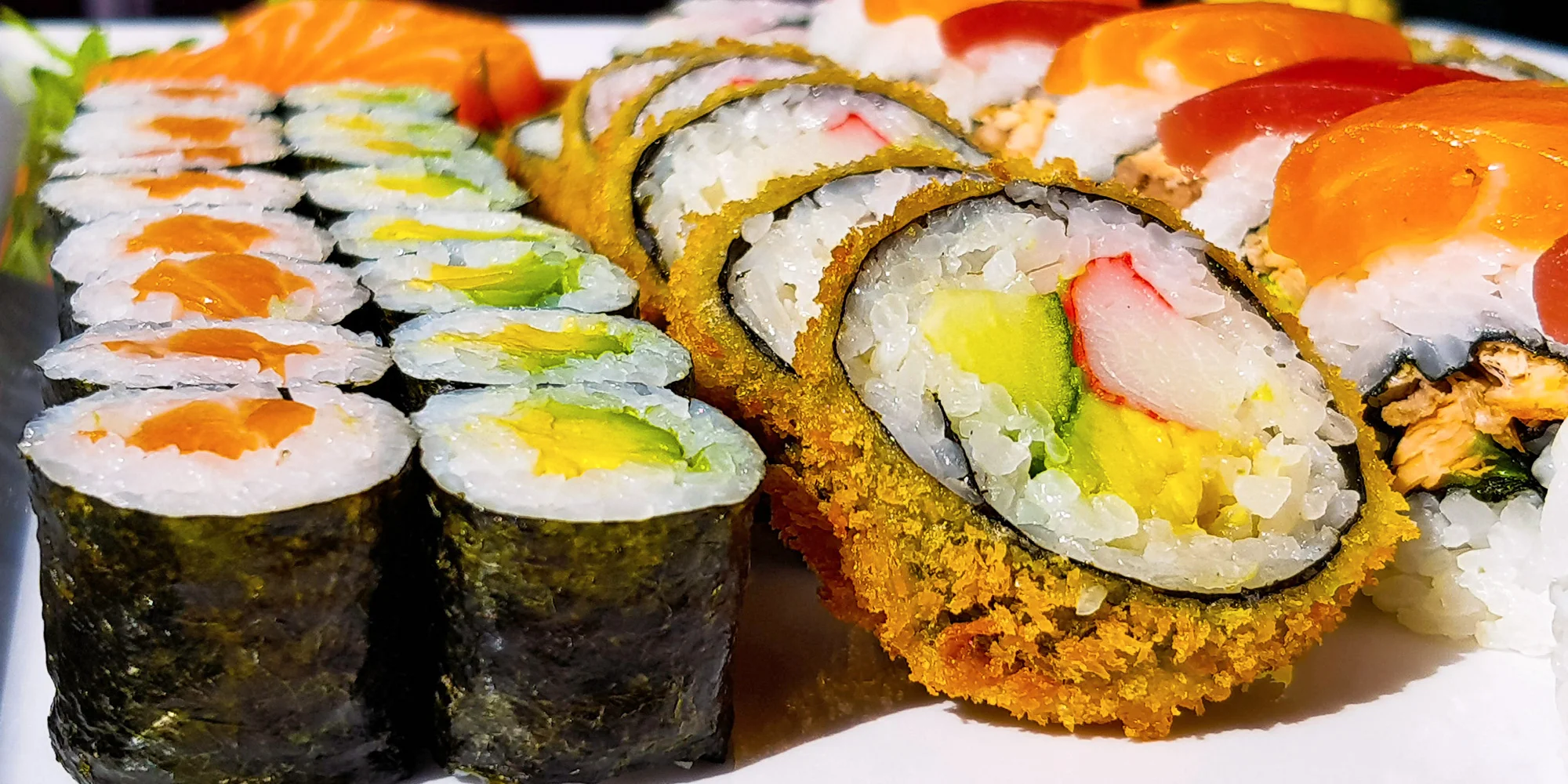 Set 46 či 101 ks sushi ze Stodolní: losos, tuňák, avokádo i rolky v tempuře