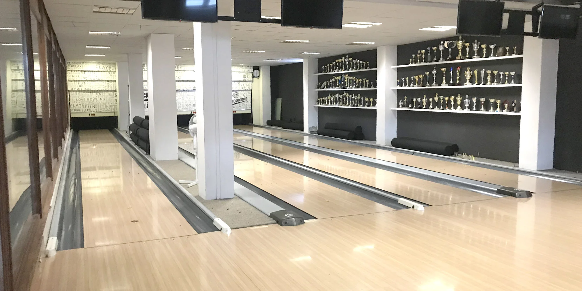 S partou za zábavou: 1 nebo 2 hodiny bowlingu až pro 6 hráčů