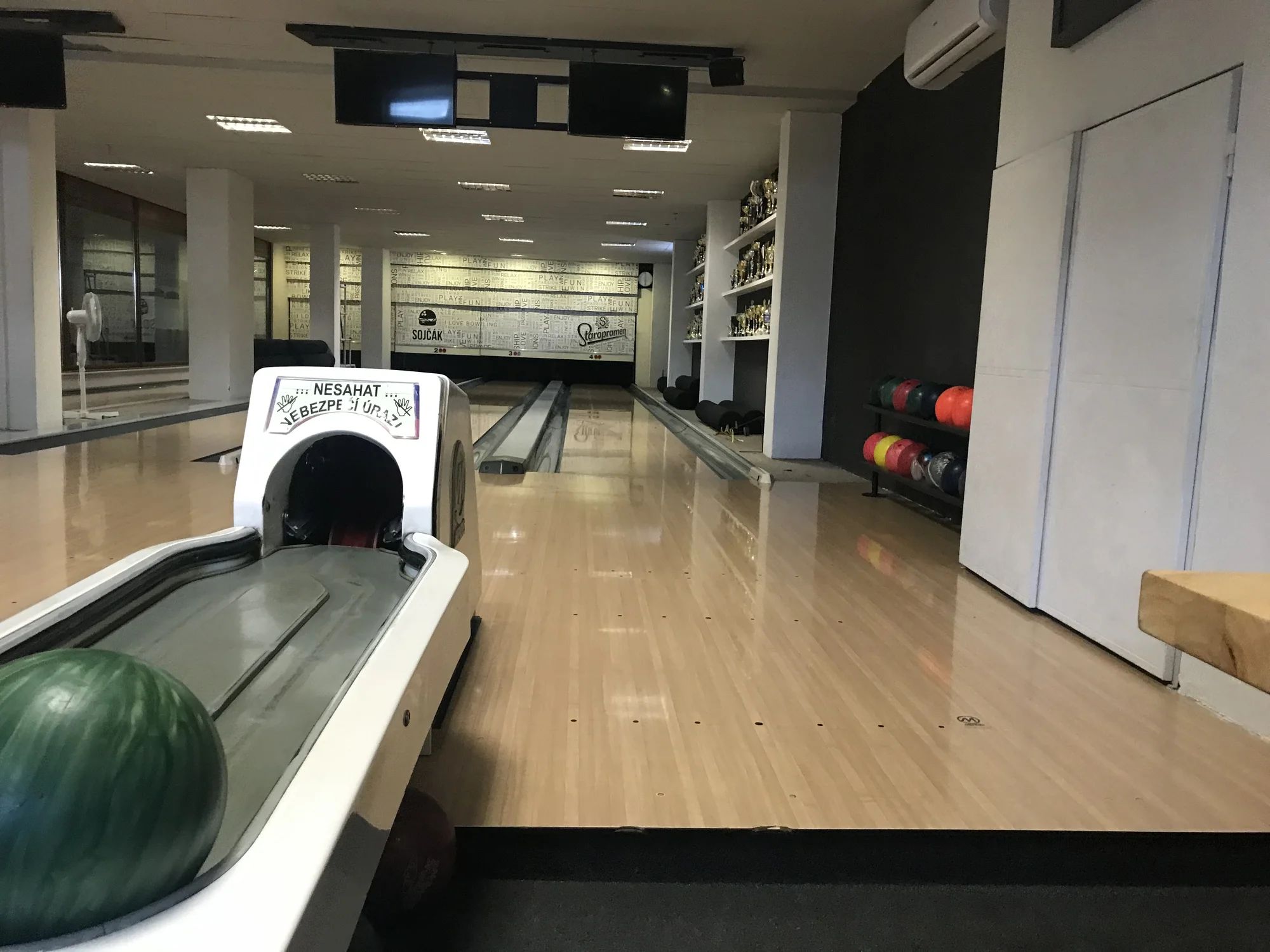 S partou za zábavou: 1 nebo 2 hodiny bowlingu až pro 6 hráčů