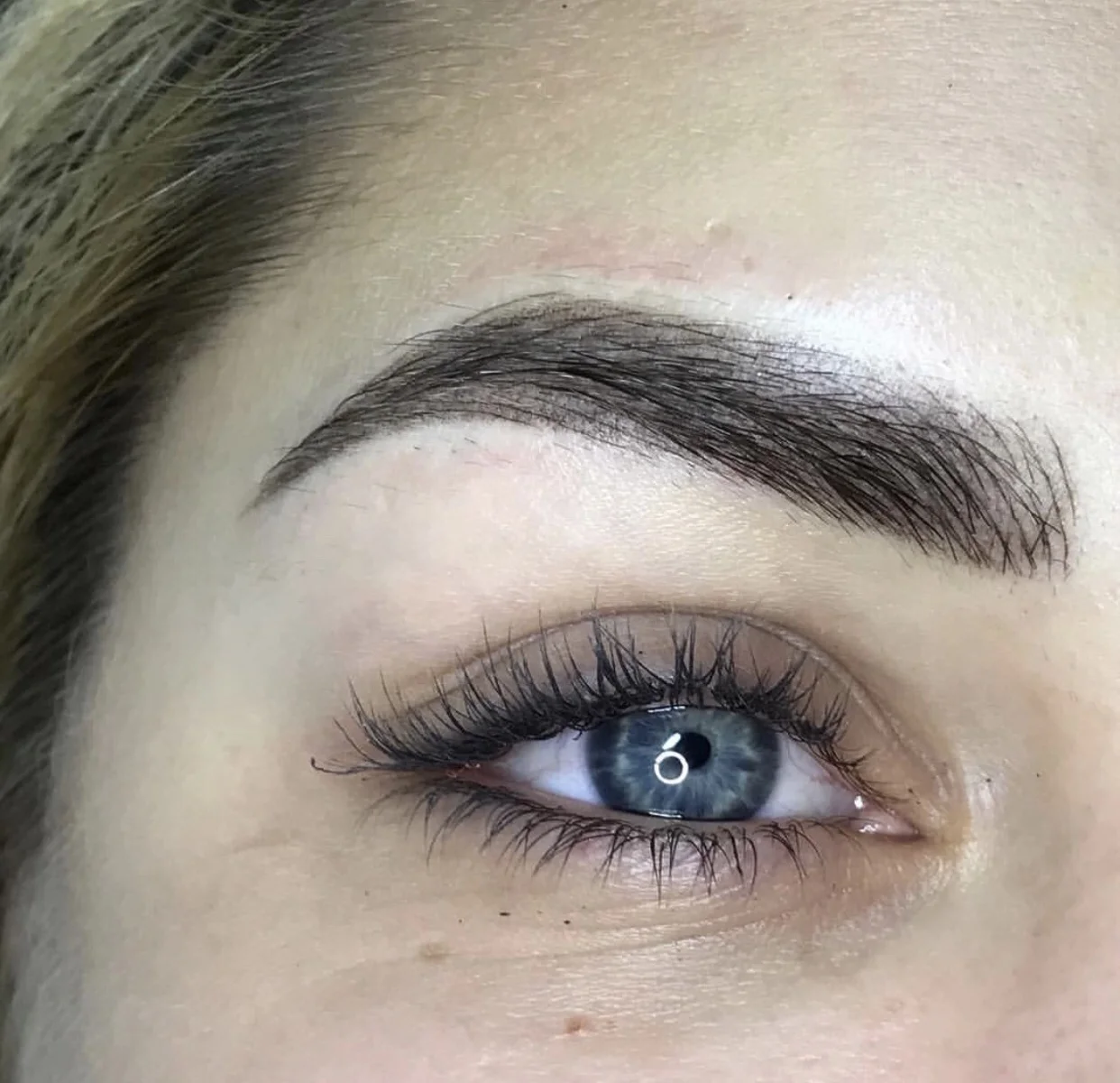 Laminace obočí i permanentní make-up obočí, linek a rtů
