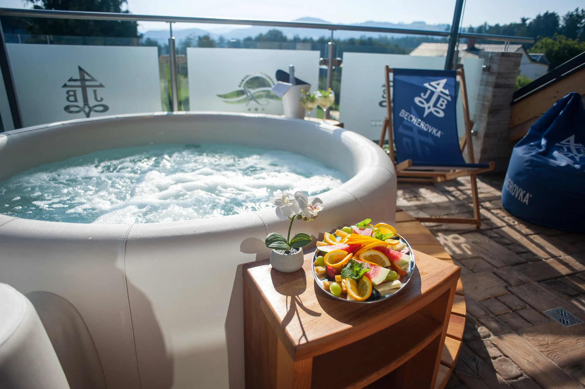 Relaxace s výhledem: 2 hodiny v privátním wellness na střeše hotelu pro 2 osoby