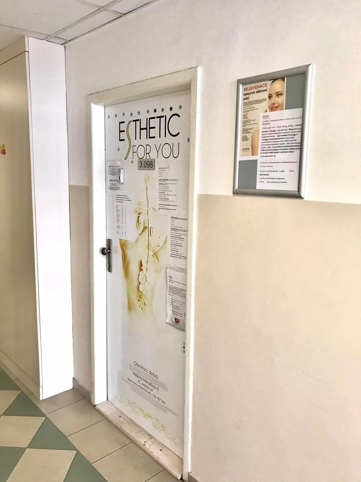 Čištění pleti ultrazvukovou špachtlí či dermabraze na obnovu a zlepšení pokožky