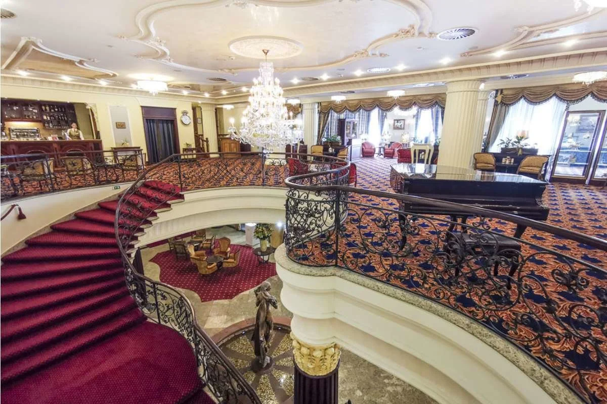 Luxusní pobyt v Karlových Varech: 5* Superior hotel Plaza s jídlem a unikátním wellnesslandem