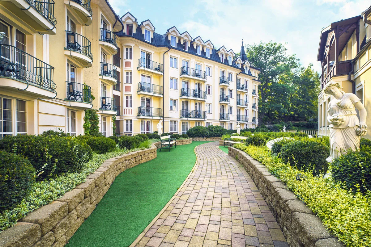 Luxusní pobyt v Karlových Varech: 5* Superior hotel Plaza s jídlem a unikátním wellnesslandem