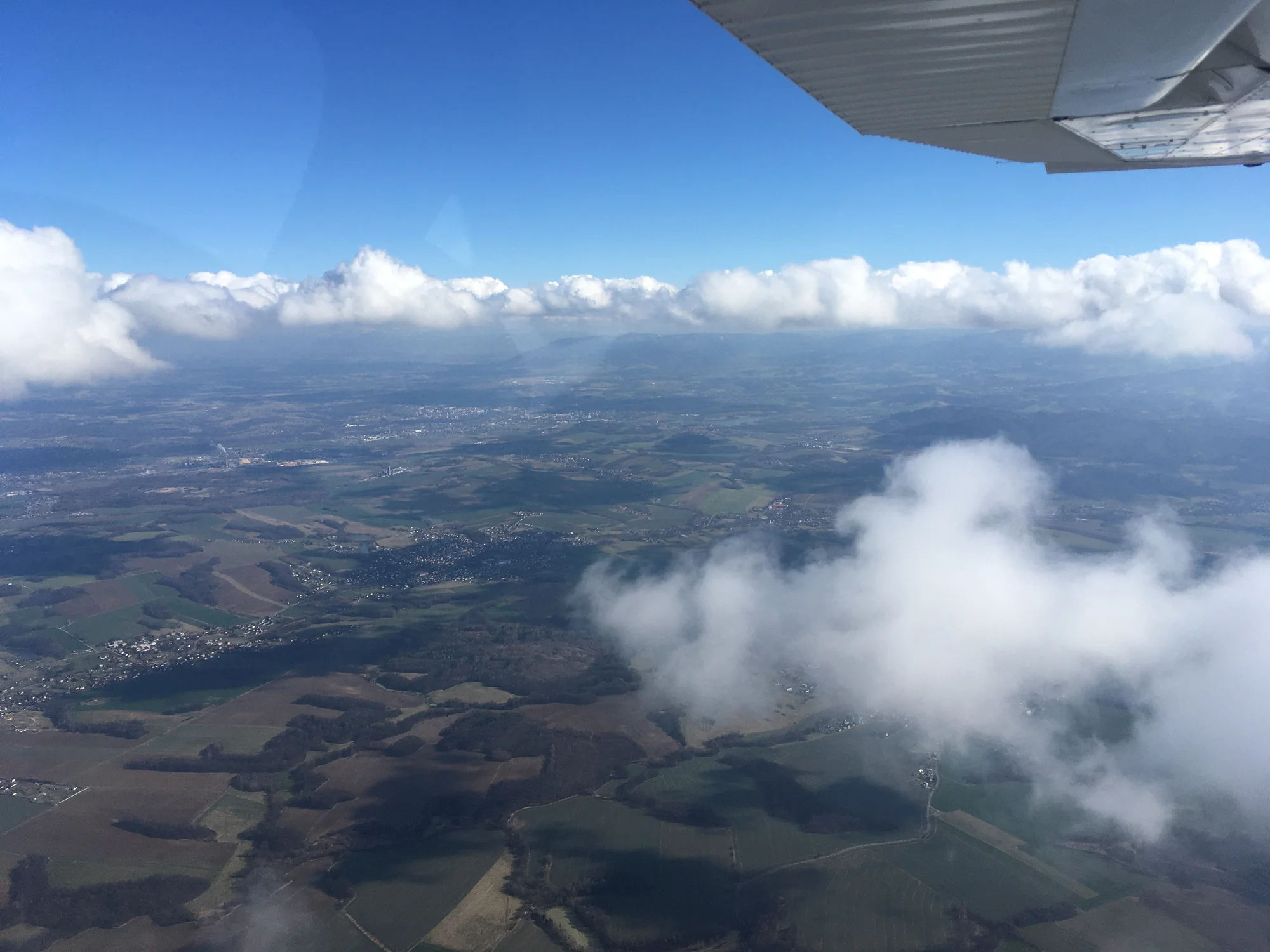 Vzhůru do oblak: seznamovací let i možnost pilotování moderního letounu Cessna 172SP G1000
