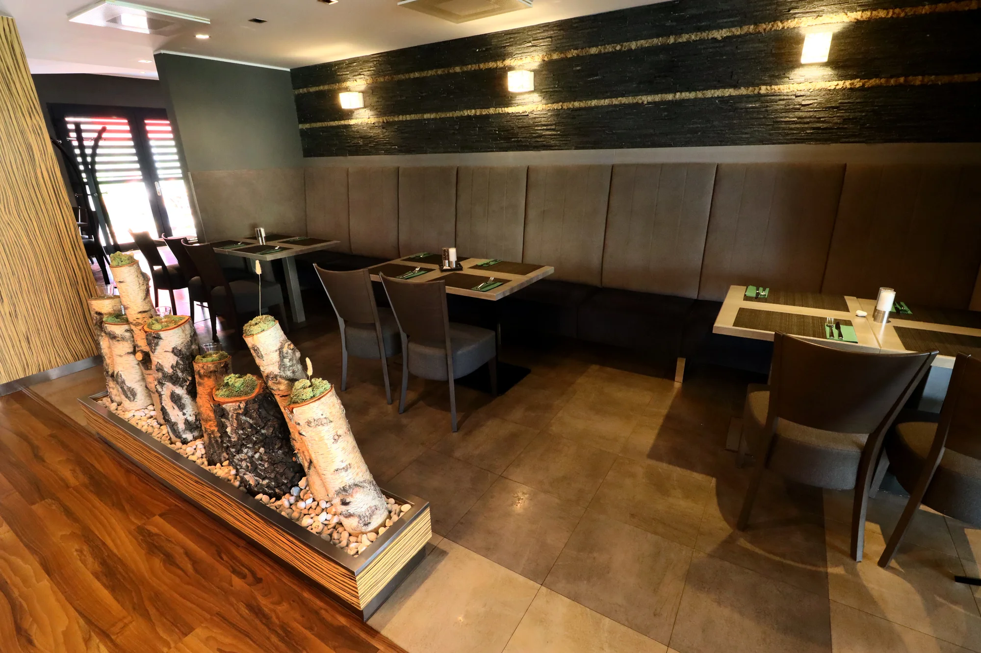 Italské menu pro dva: krevety, cuketové cappuccino, telecí panenka, tiramisu i lahev vína