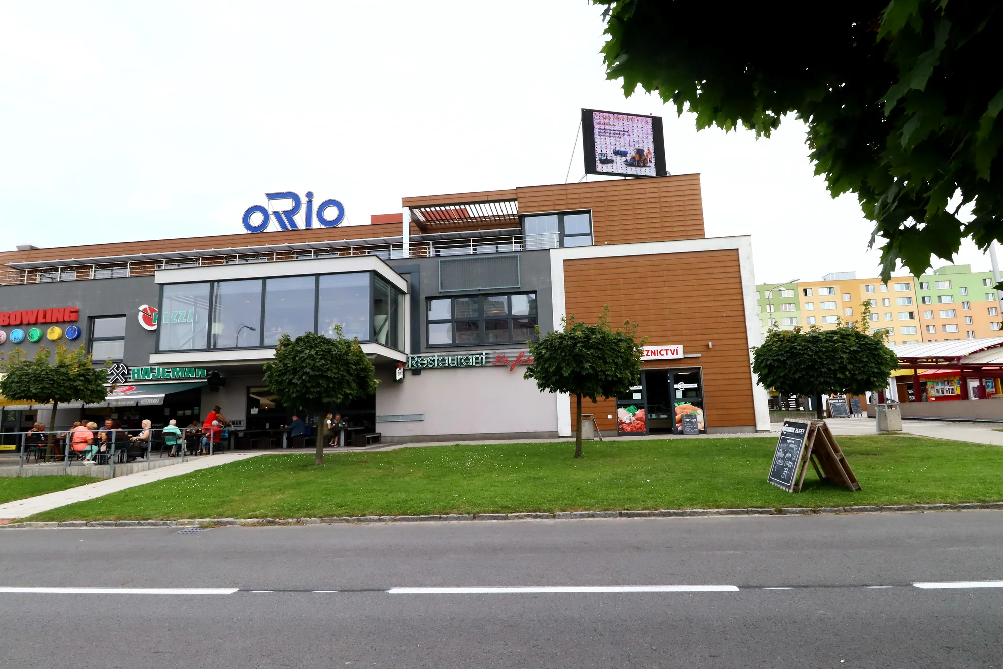 Italské menu pro dva: krevety, cuketové cappuccino, telecí panenka, tiramisu i lahev vína