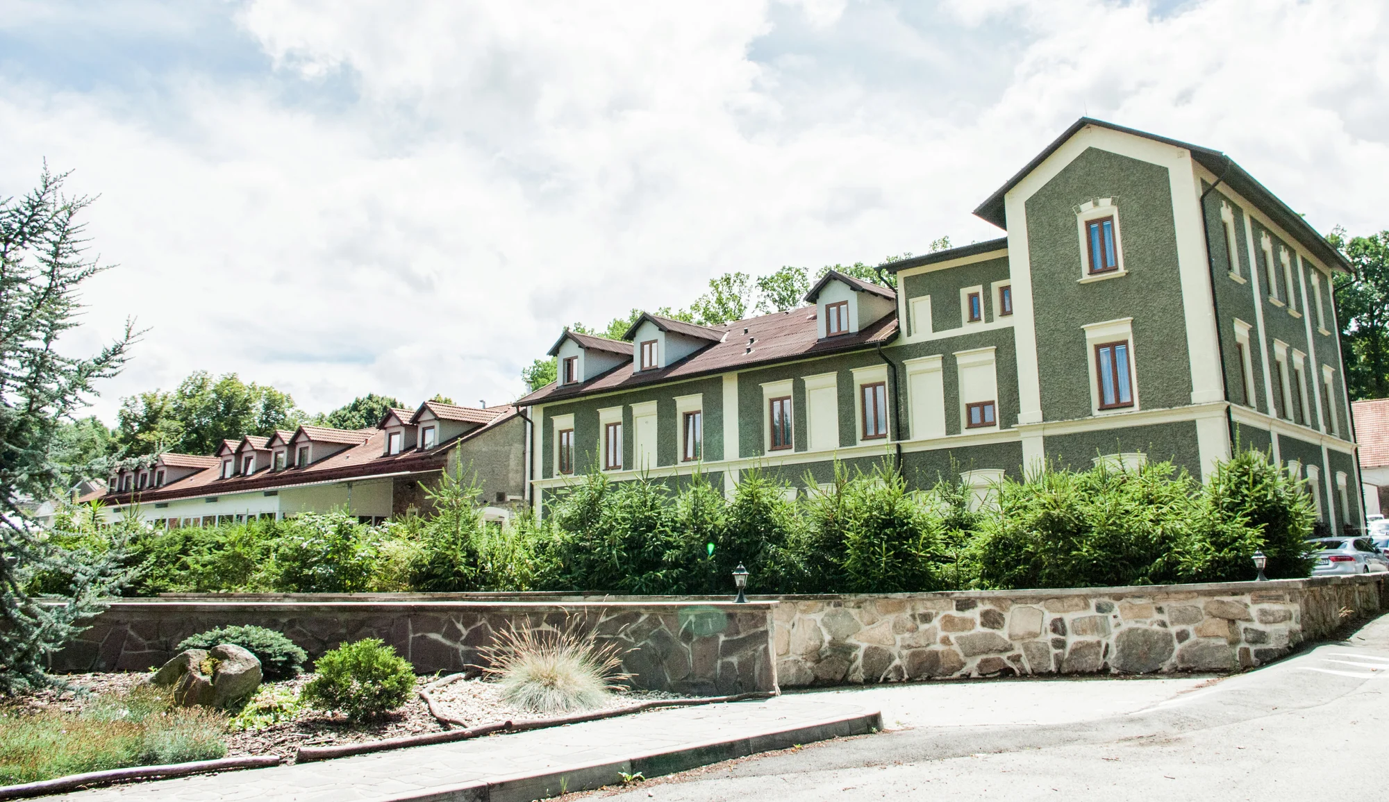 Pobyt v Golf Resortu Konopiště: snídaně, polopenze či plná penze, procedury a neomezený wellness
