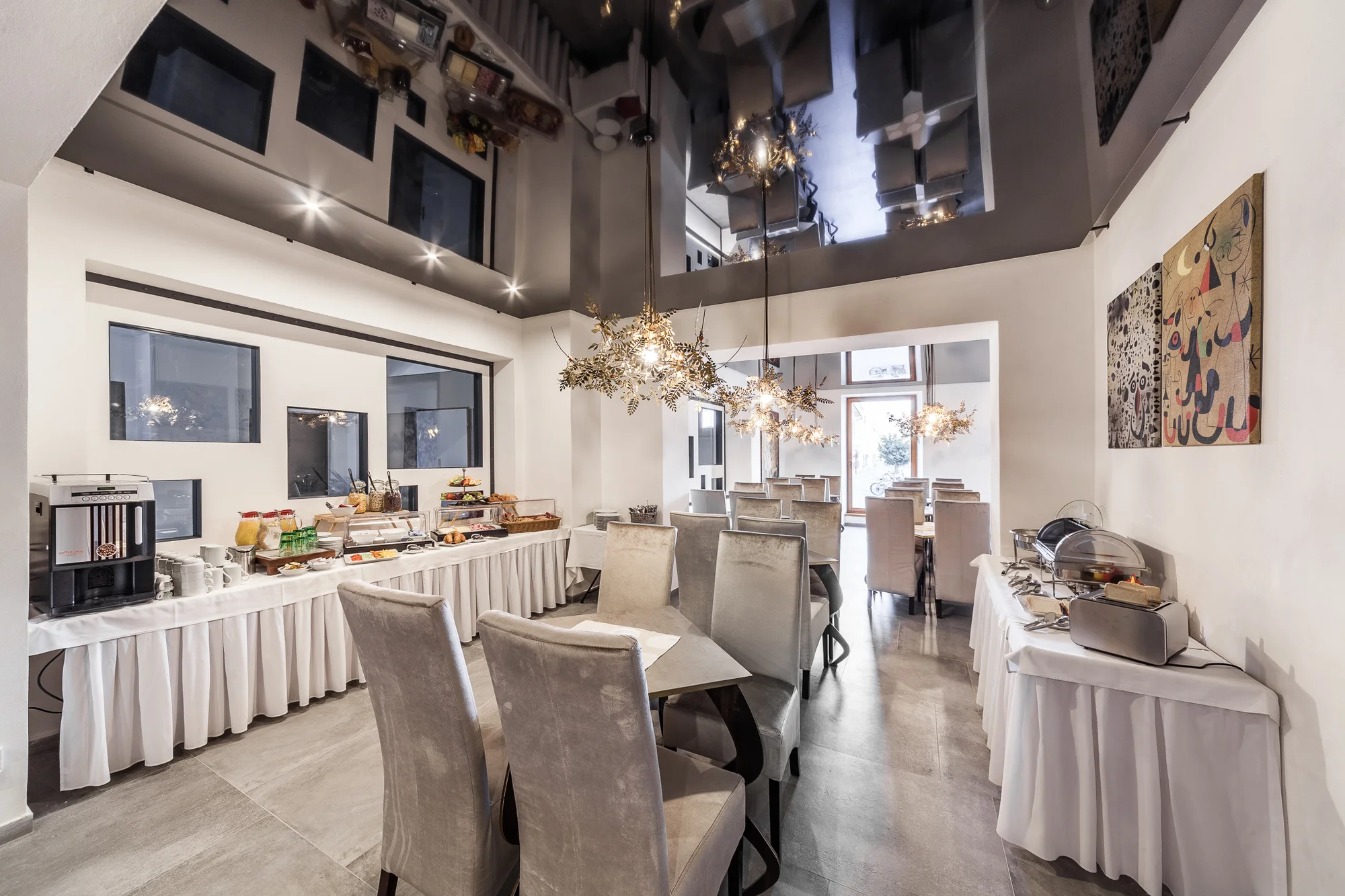 Srdce Slovácka: krásný hotel v historickém centru Uh. Hradiště, snídaně i vouchery do restaurací