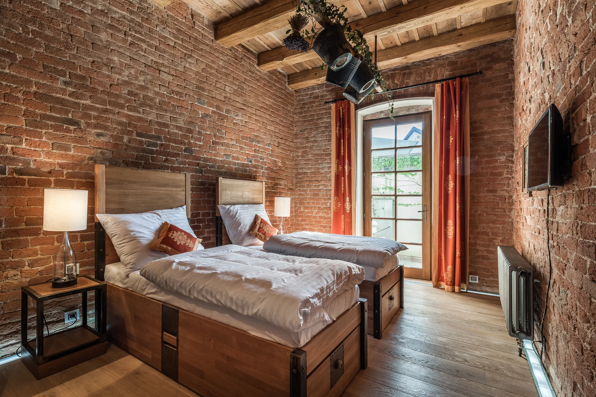 Srdce Slovácka: krásný hotel v historickém centru Uh. Hradiště, snídaně i vouchery do restaurací