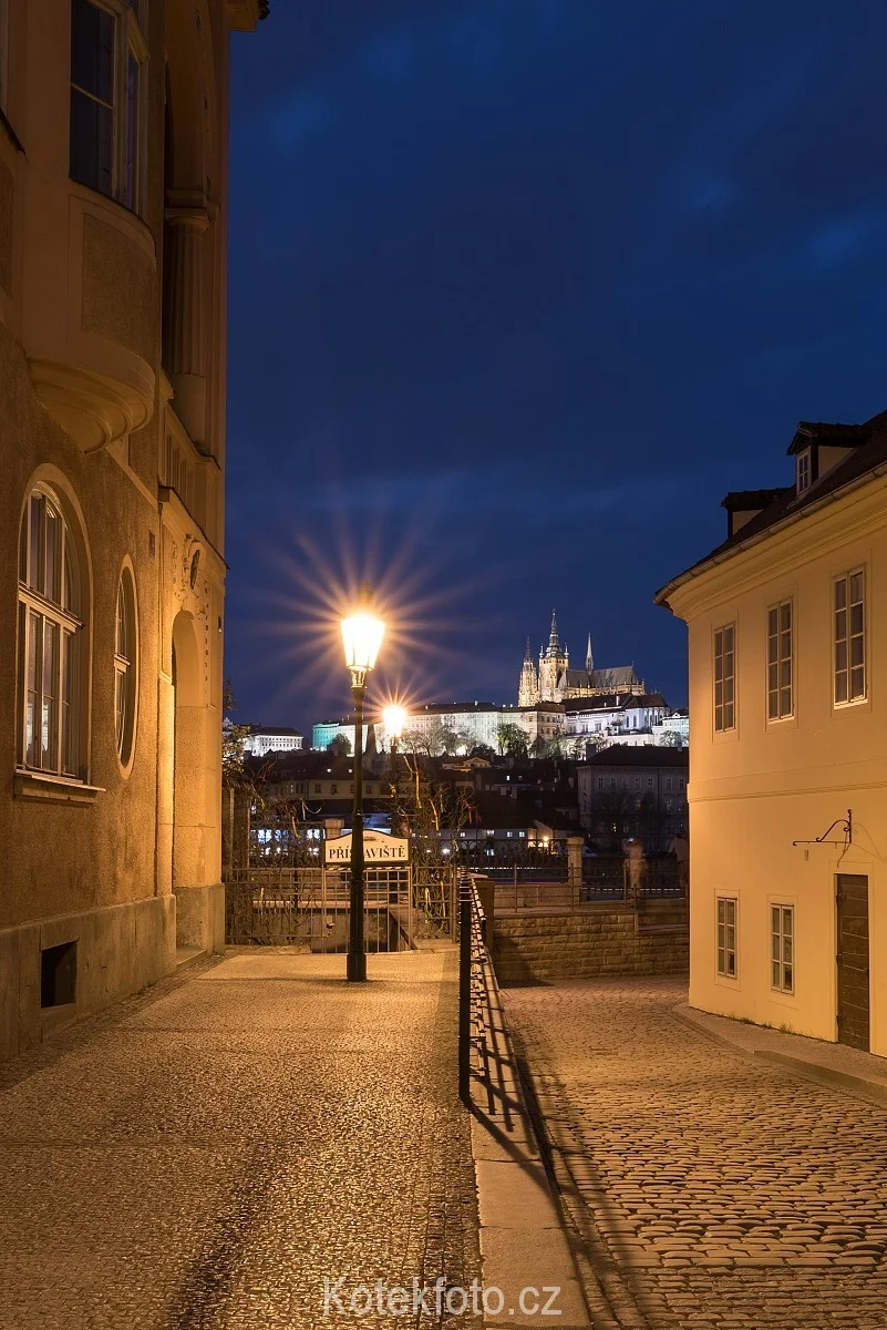 Skupinový kurz večerního a nočního fotografování v centru Prahy