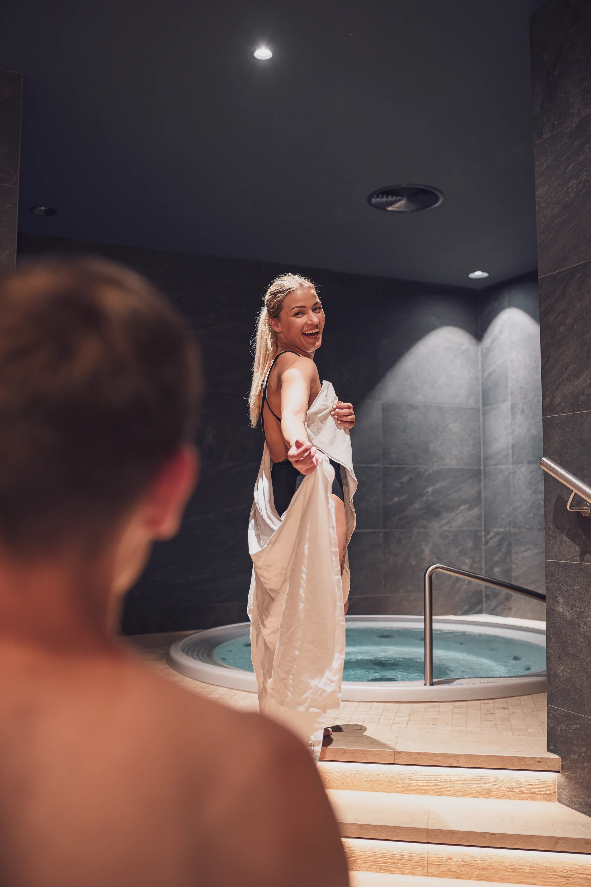 Odpočinek v privátním wellness pro pár: vstup na 120 minut, vířivka, sauna
