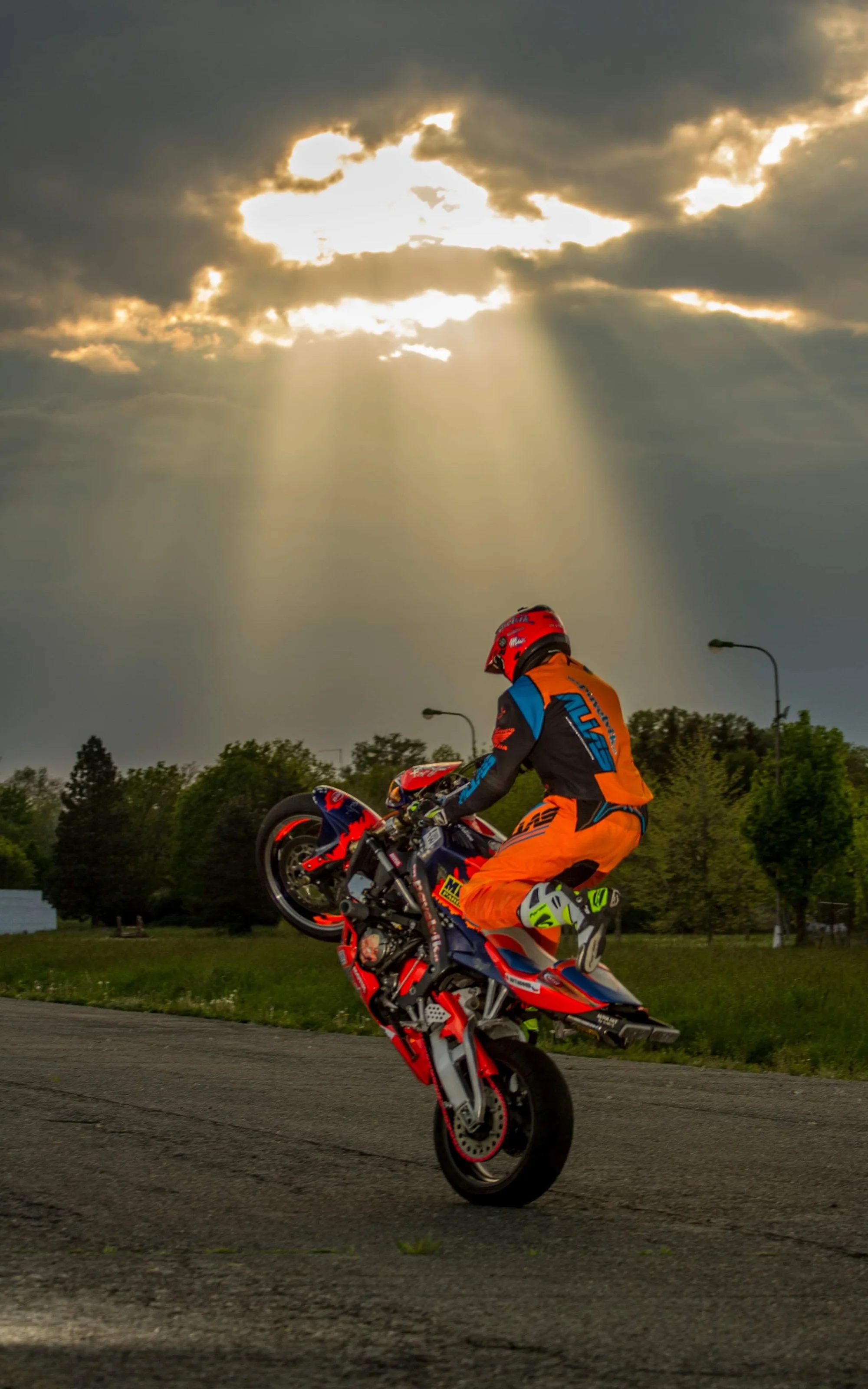 Kaskadérská motocyklová show a divoká spolujízda pro 1, 2 nebo 4 osoby