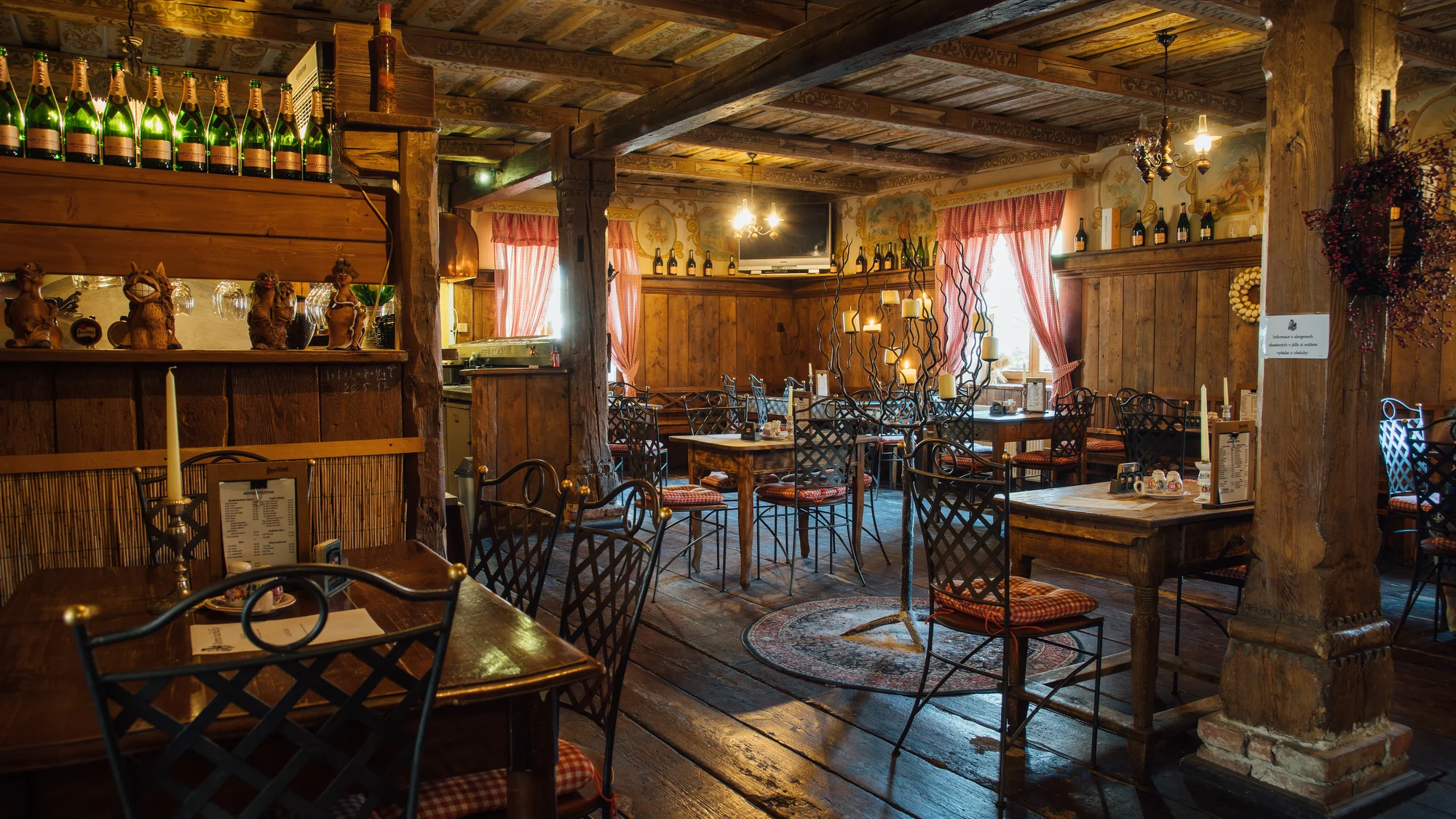 Noc plná zážitků: Středověký hotel v Dětenicích, dobový program i hostina