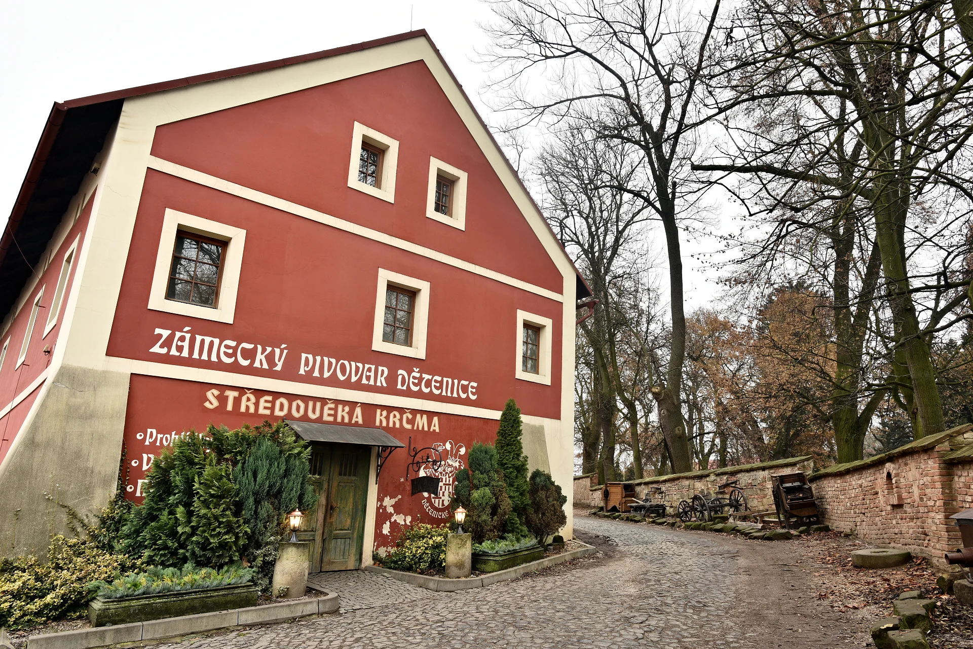 Noc v dětenickém hotelu Rustikal: středověký program, hostina i košt piva v pivovaru