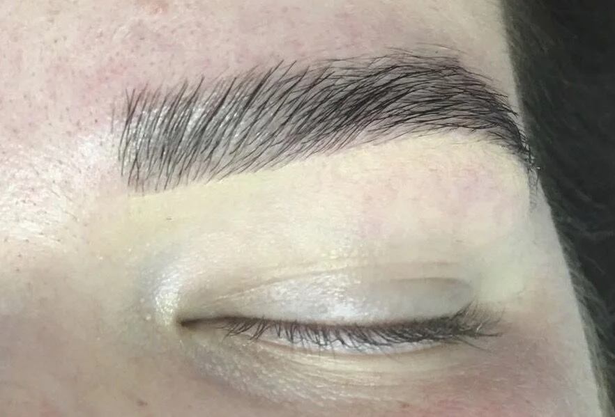 Kosmetická procedura podle výběru: lash lifting řas nebo laminace obočí včetně barvení