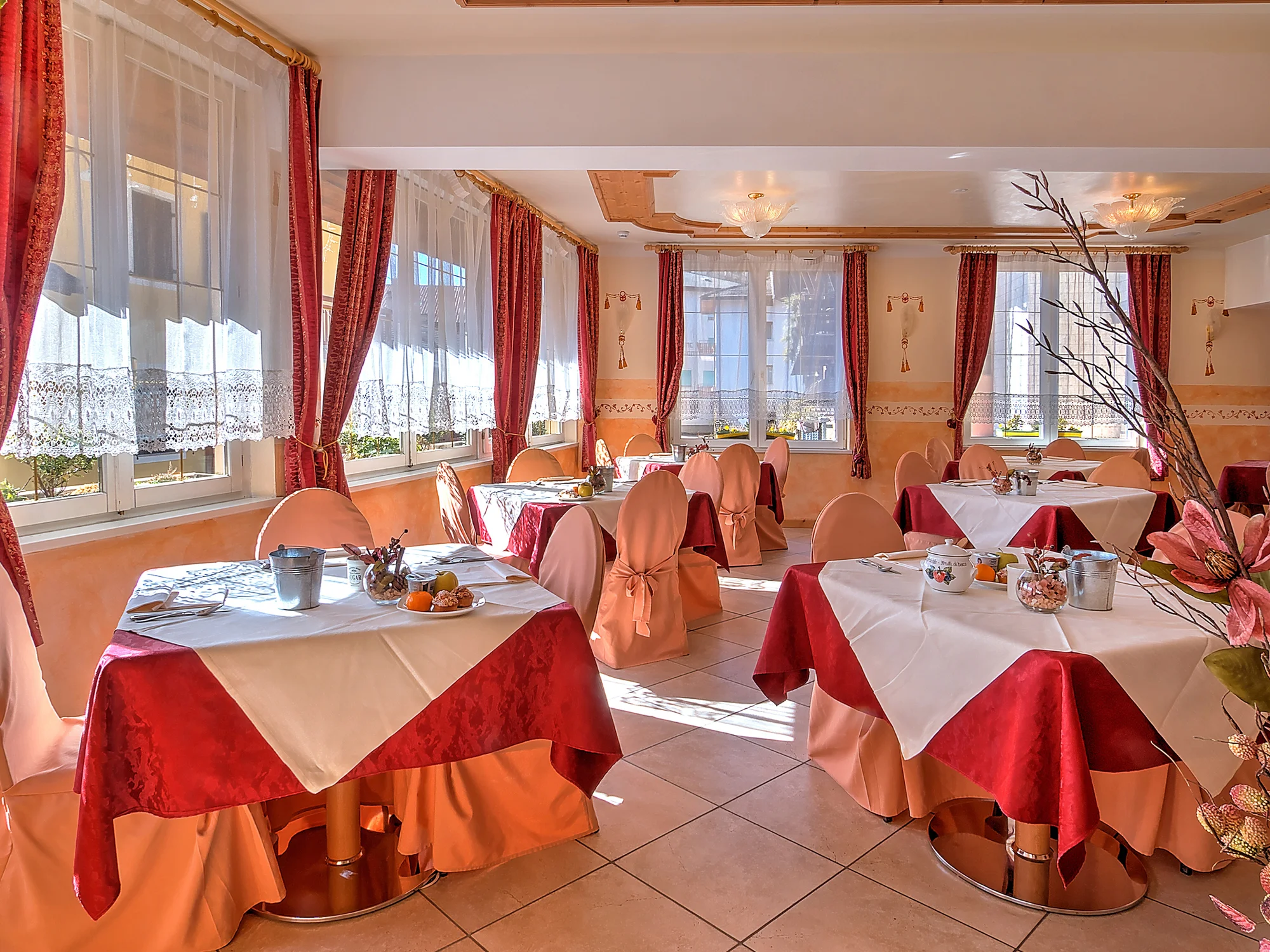 Italské Trentino: 4* hotel s polopenzí a neomezeným do wellness, možnost 1 noci zdarma