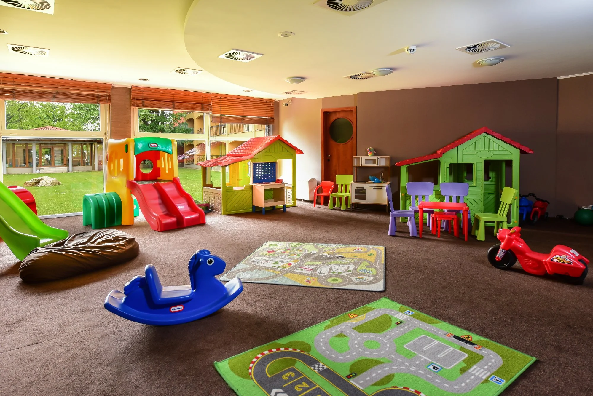 Luxusní rodinný pobyt u Balatonu: vlastní pláž, polopenze a neomezený vstup do 2 wellness center